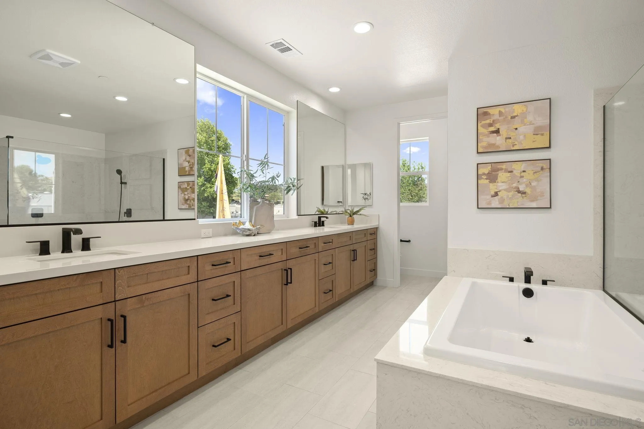 https://cdn.realtyfeed.com/cdn/127/260021184/3fa77da6b21dd75efdc3c8df9ec1a4f1.webp