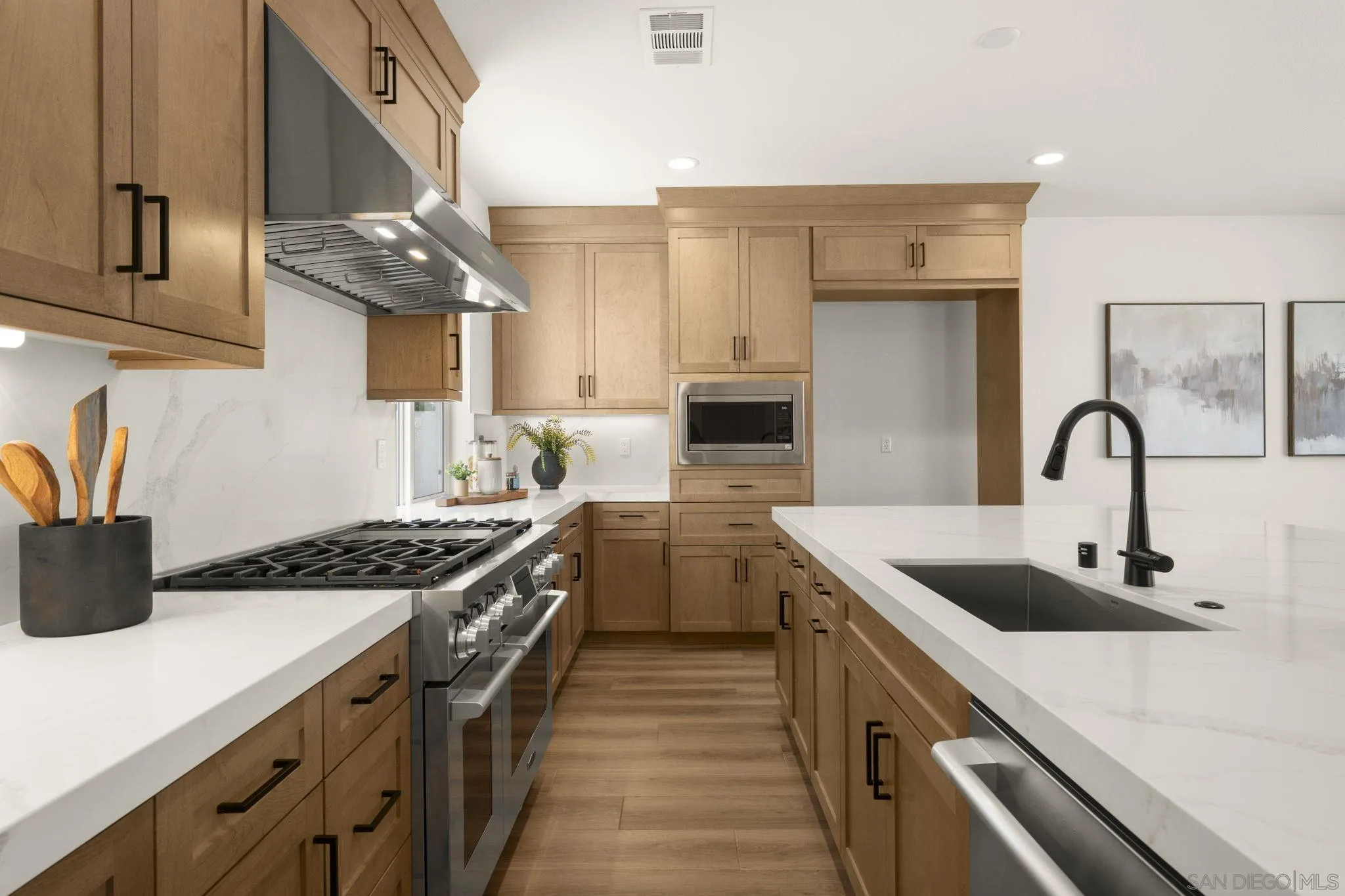 https://cdn.realtyfeed.com/cdn/127/260021184/60572b6f125d78841707411e64871b42.webp