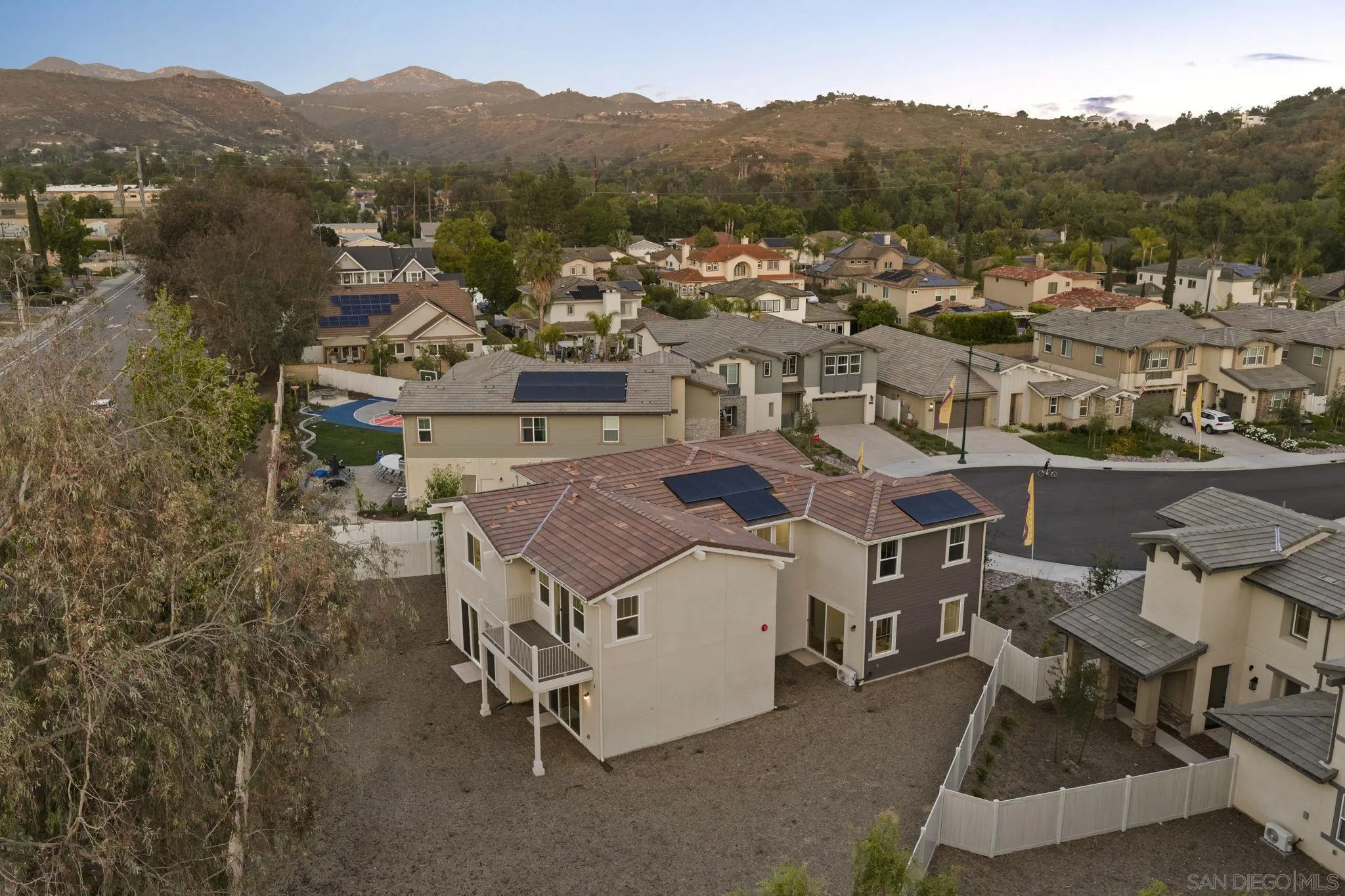 https://cdn.realtyfeed.com/cdn/127/260021184/7c04e6a5cb02b995df7b88e4e3357582.webp