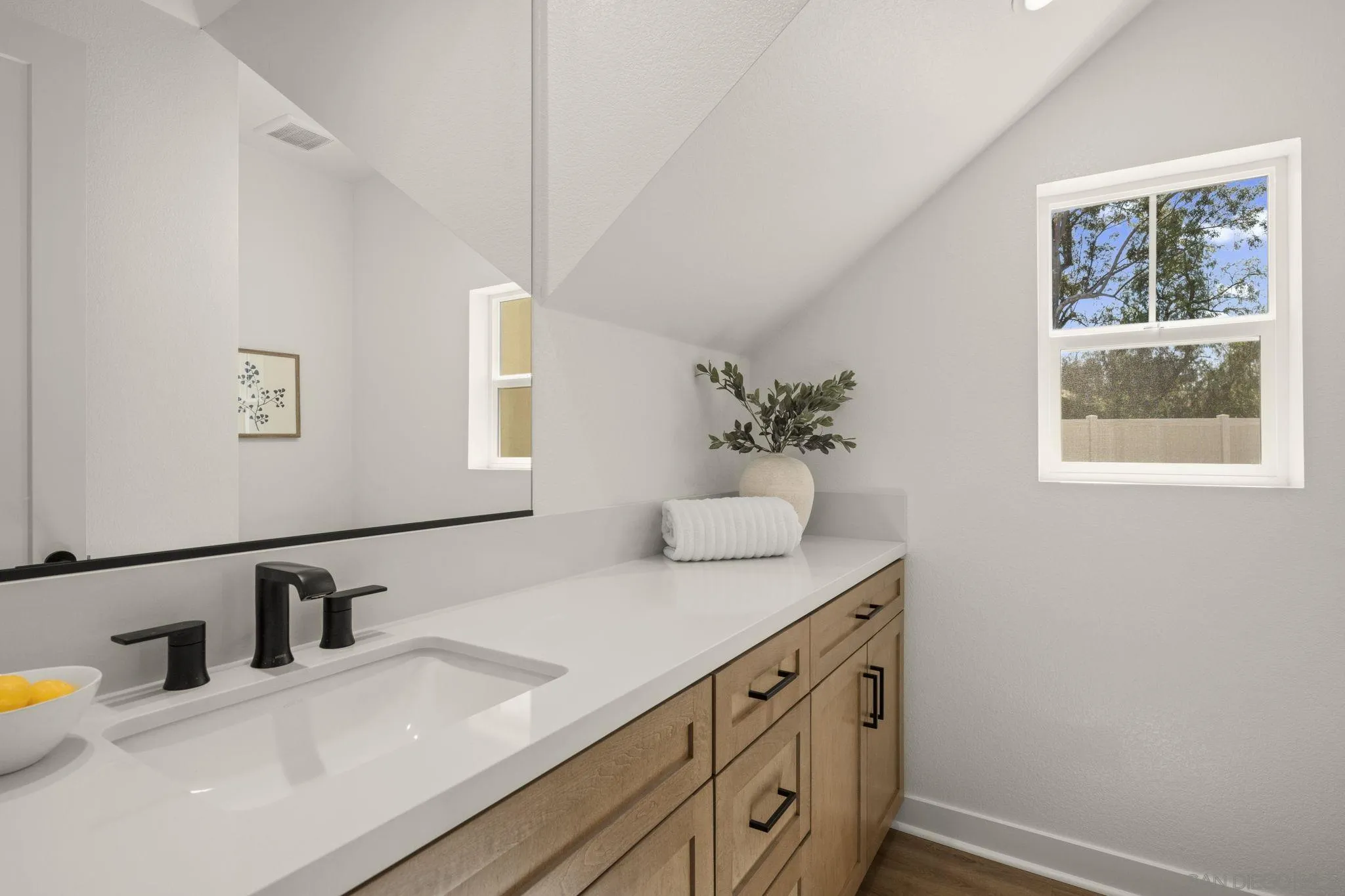 https://cdn.realtyfeed.com/cdn/127/260021184/fcbbe0ba71af24911e2a4e60aa6a8cda.webp