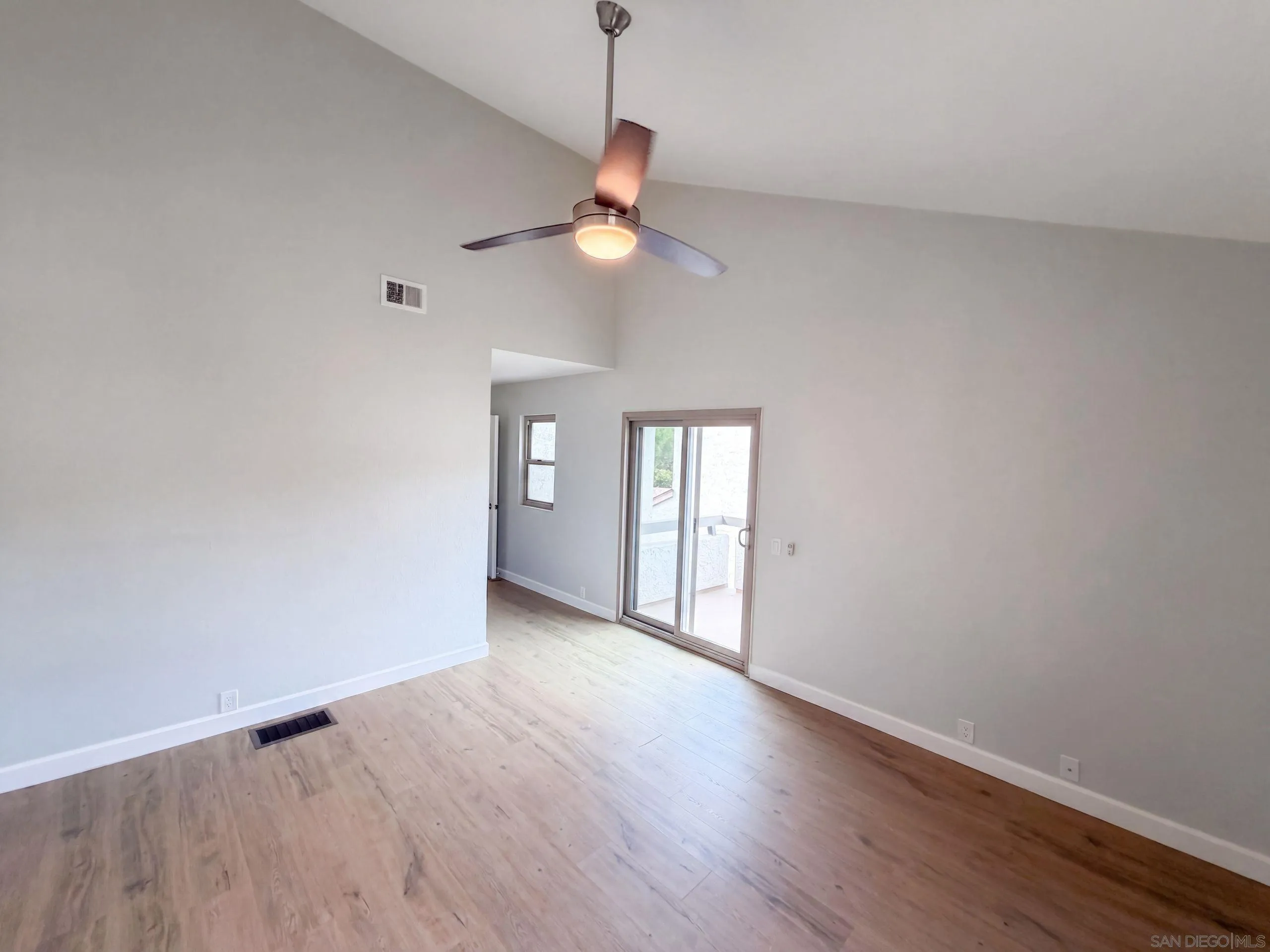 https://cdn.realtyfeed.com/cdn/127/260021185/48704d31d8c48a36ab9cf22141983e42.webp