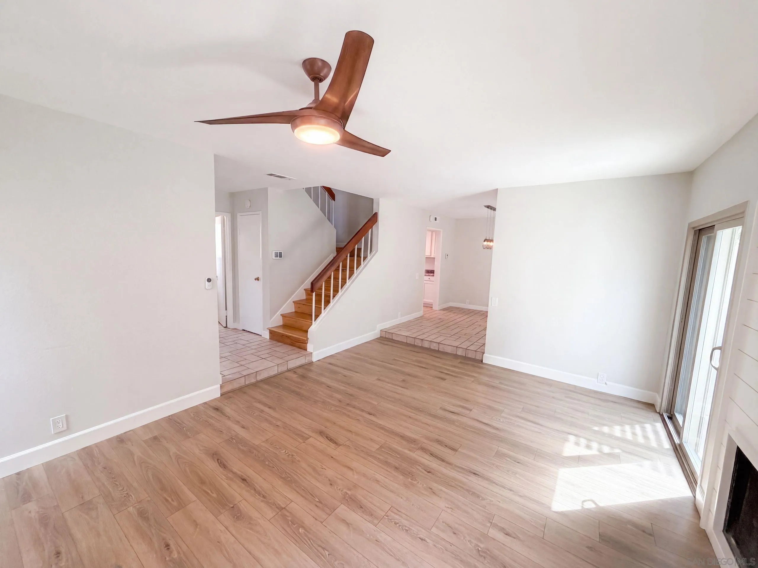 https://cdn.realtyfeed.com/cdn/127/260021185/5f62020ca67aedd15f288490e9ced2d3.webp