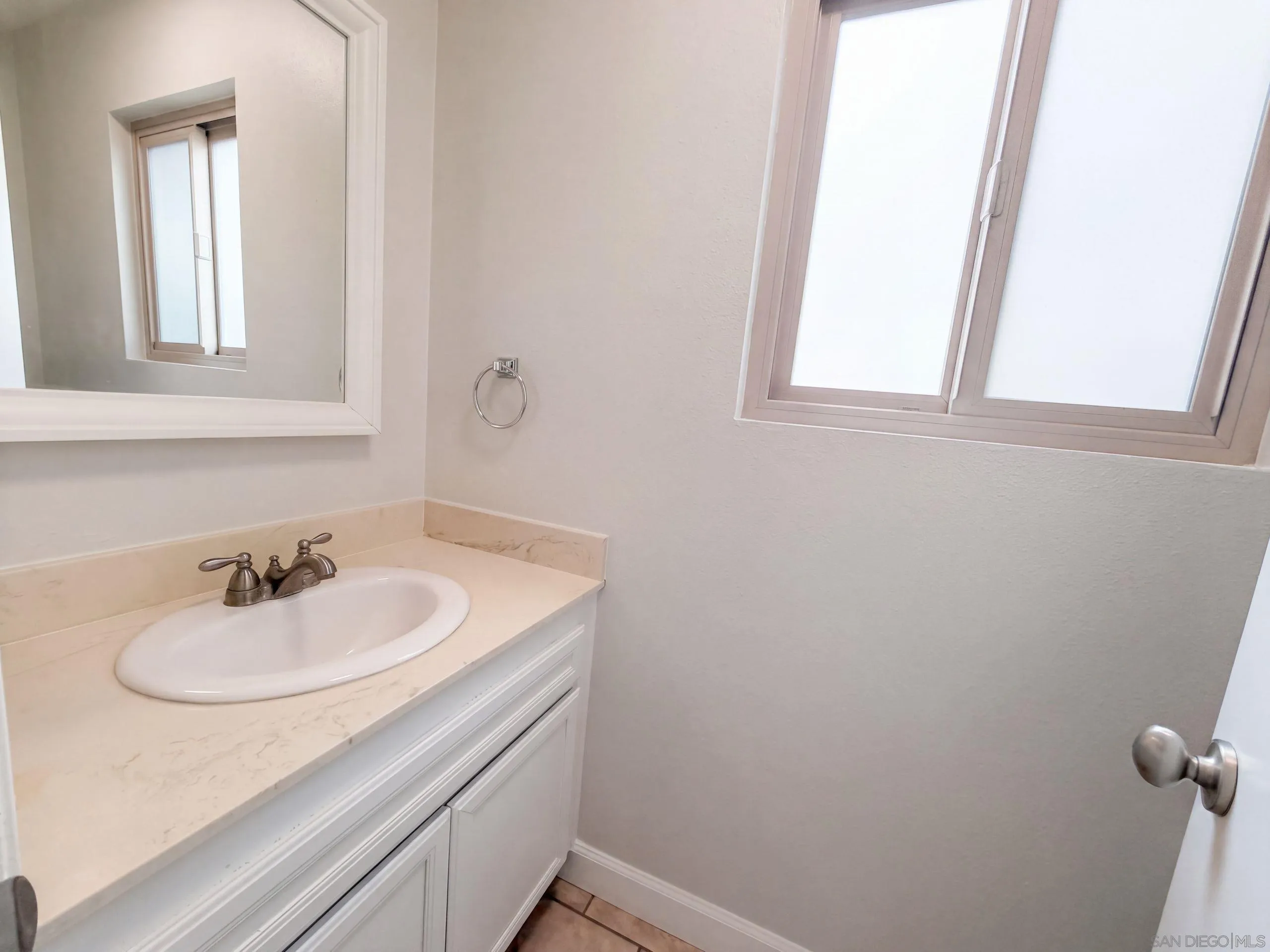 https://cdn.realtyfeed.com/cdn/127/260021185/64ec36672b83d508ffc2c8c69e7ed4e4.webp
