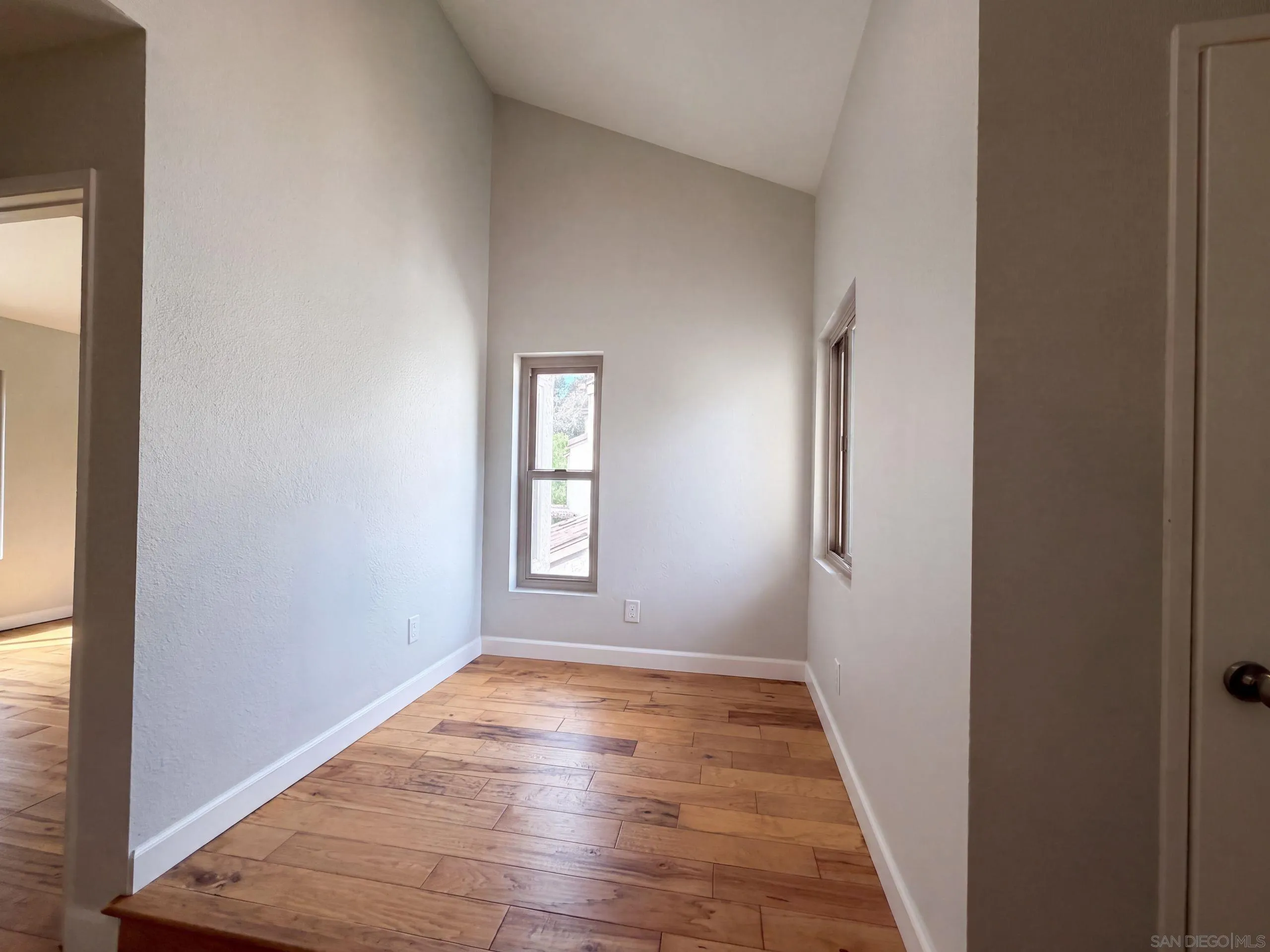 https://cdn.realtyfeed.com/cdn/127/260021185/d5d1e715c969aad532e07af226ea1b10.webp