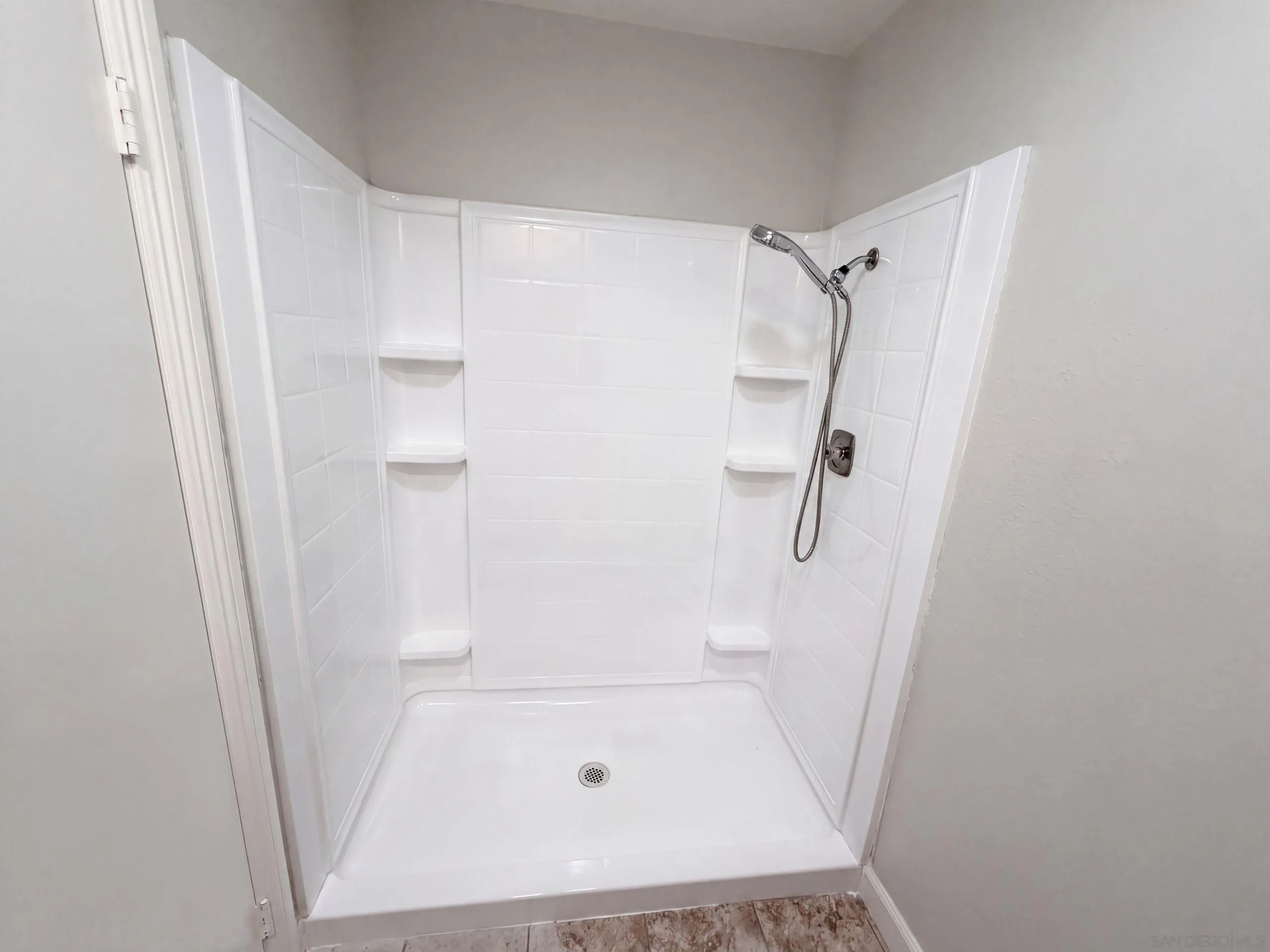 https://cdn.realtyfeed.com/cdn/127/260021185/de010c891354179993683a878796cfd4.webp