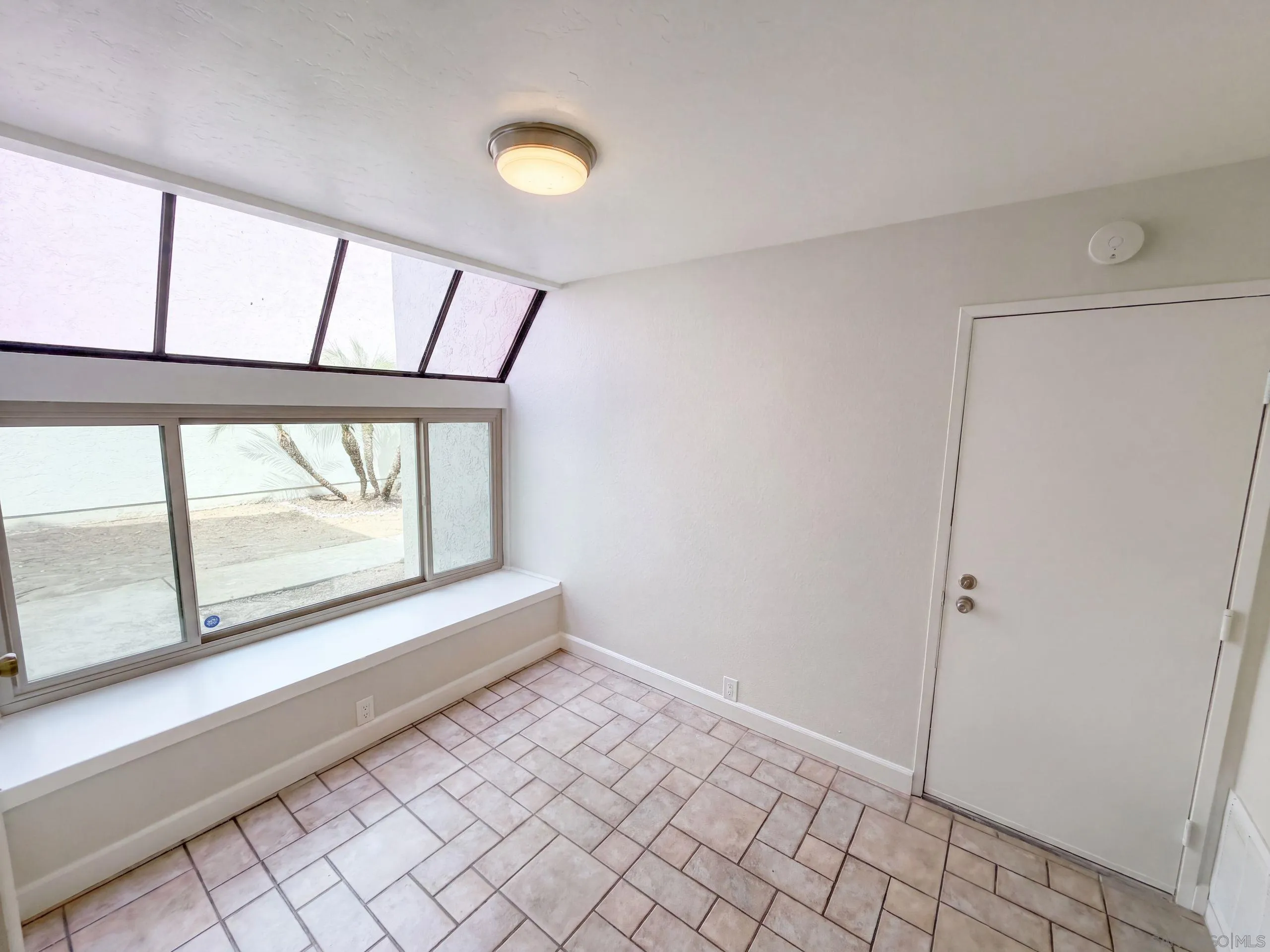 https://cdn.realtyfeed.com/cdn/127/260021185/e4d0505ed4bbd67964f72eb933dc9ce3.webp