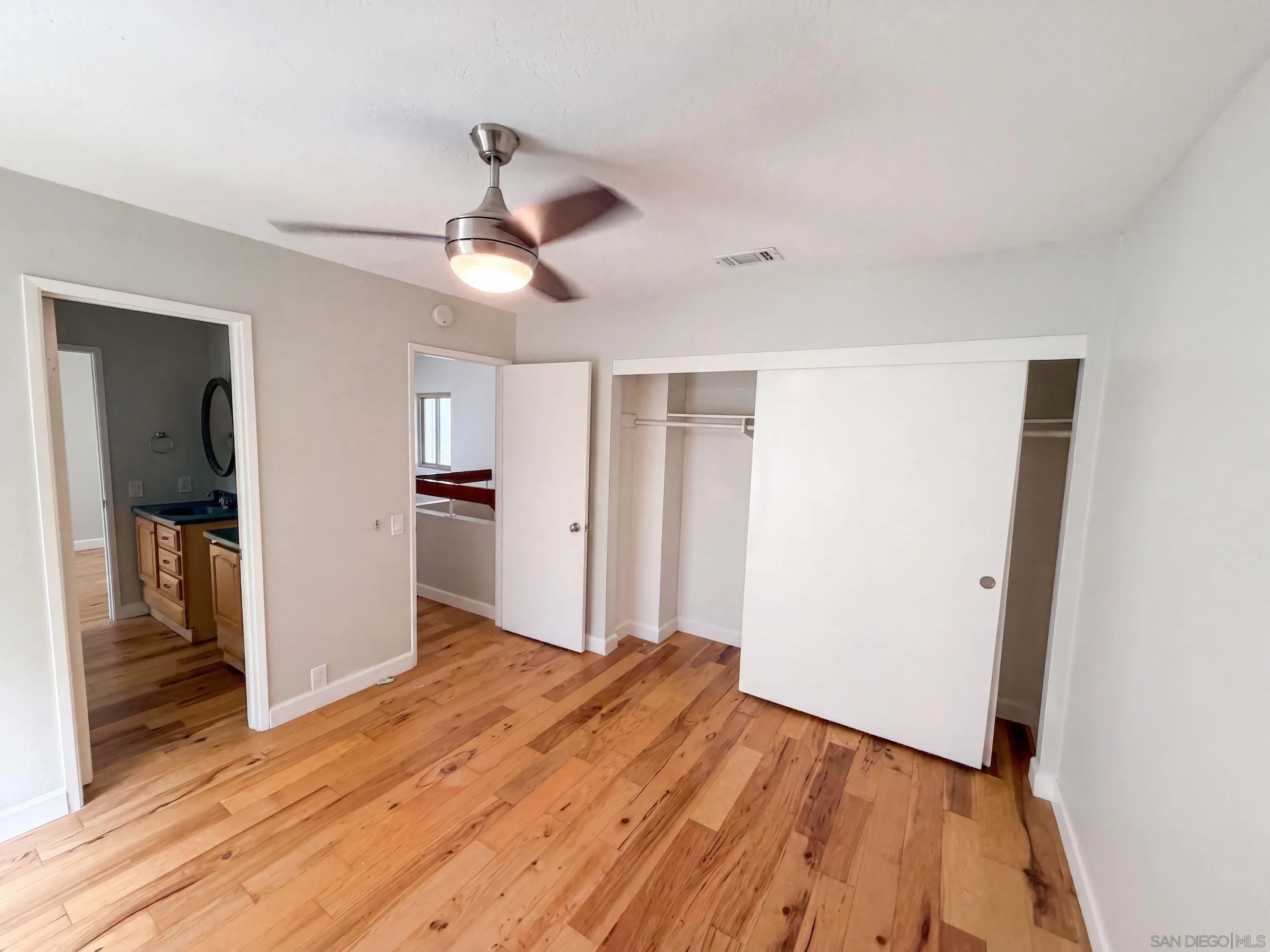 https://cdn.realtyfeed.com/cdn/127/260021185/e9c8bceafc17c2402a0de7c0c2f0f8d2.webp