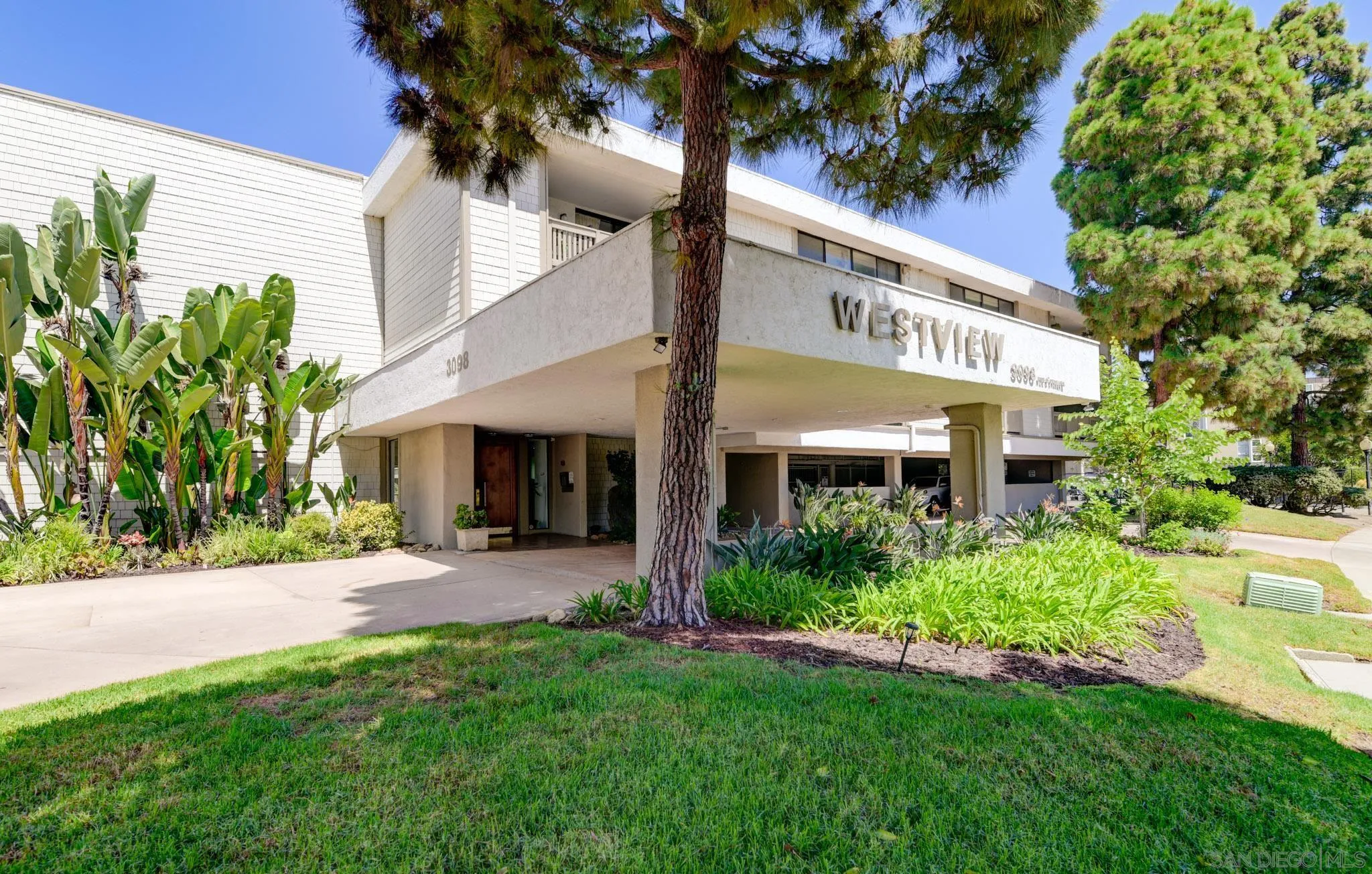 https://cdn.realtyfeed.com/cdn/127/260021187/6168d5c7ce0cc93b3110a0e876e4ef28.webp