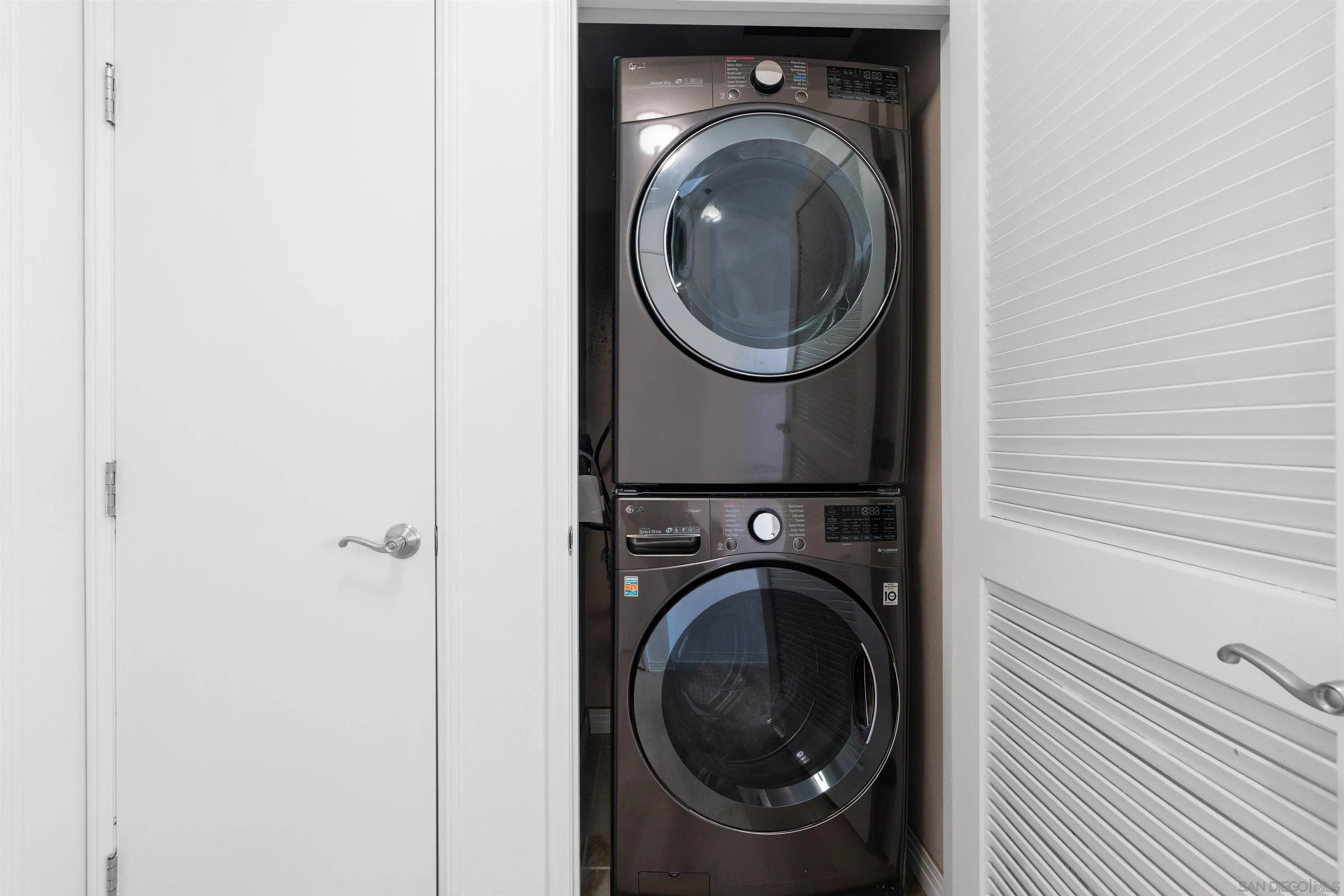 https://cdn.realtyfeed.com/cdn/127/260021189/001325d3e9a0408ff3e75728d9108264.webp
