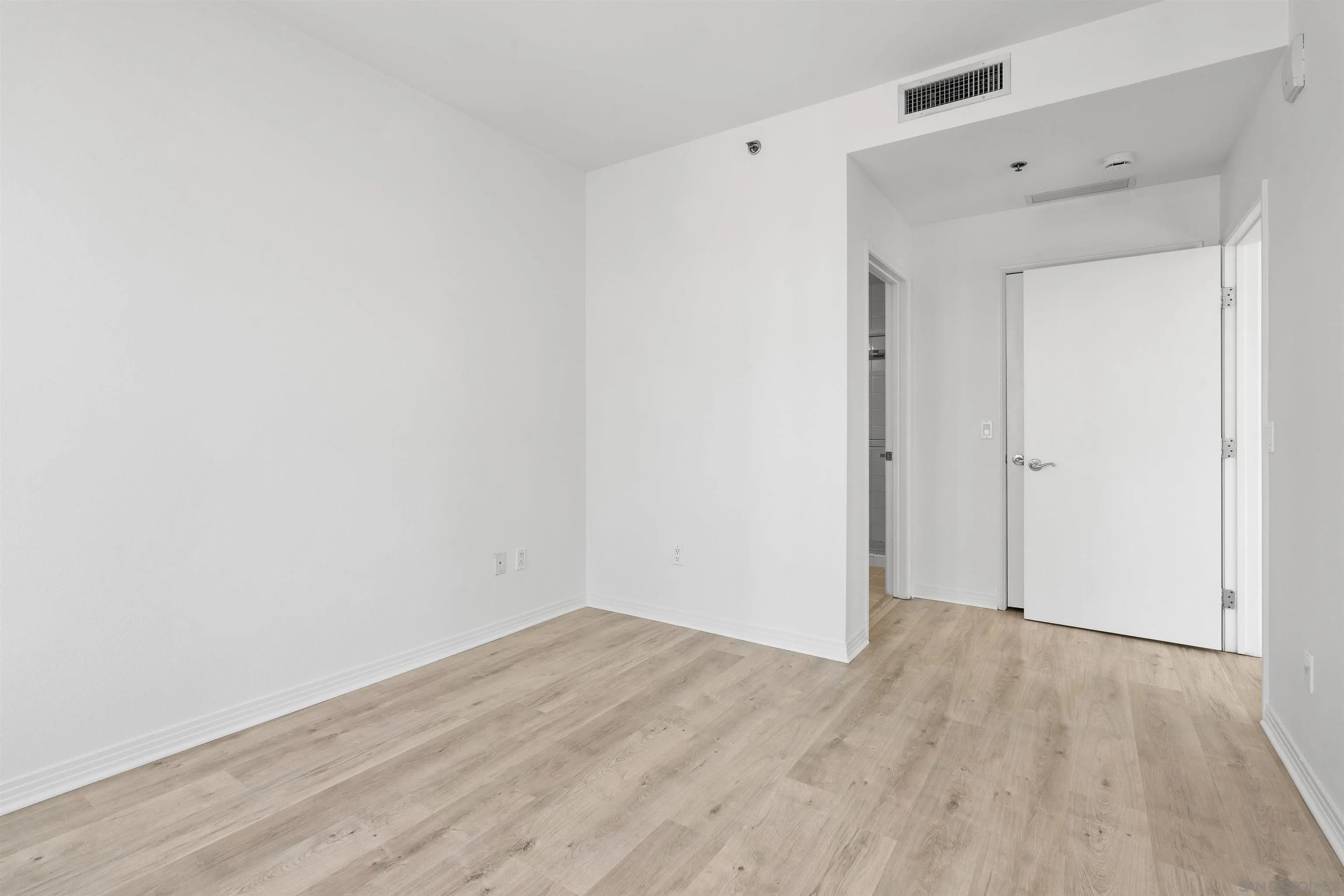 https://cdn.realtyfeed.com/cdn/127/260021189/2f5da0020dfdb4c8848f883b79658720.webp