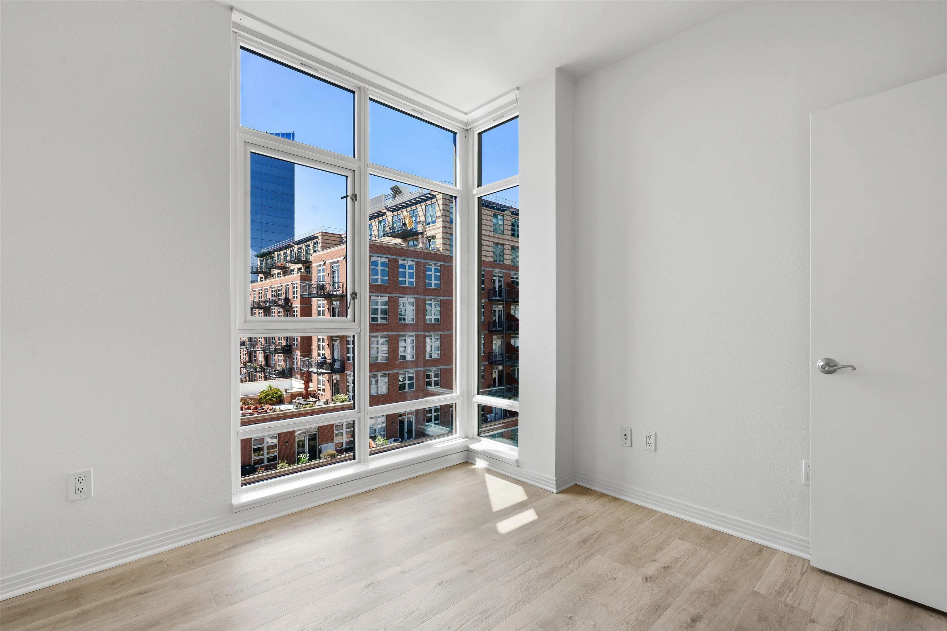 https://cdn.realtyfeed.com/cdn/127/260021189/30c4f4f57dbf0dce6284b994fc5edb81.webp