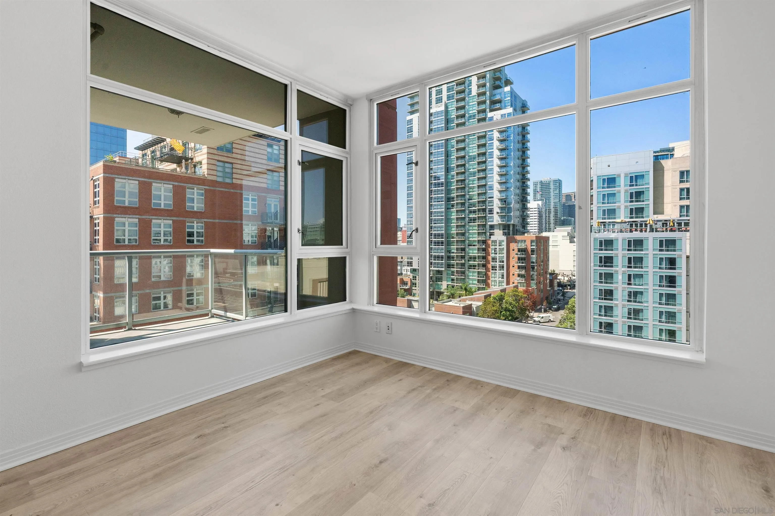 https://cdn.realtyfeed.com/cdn/127/260021189/403c530e8955b9ddf2cc4799a758e852.webp