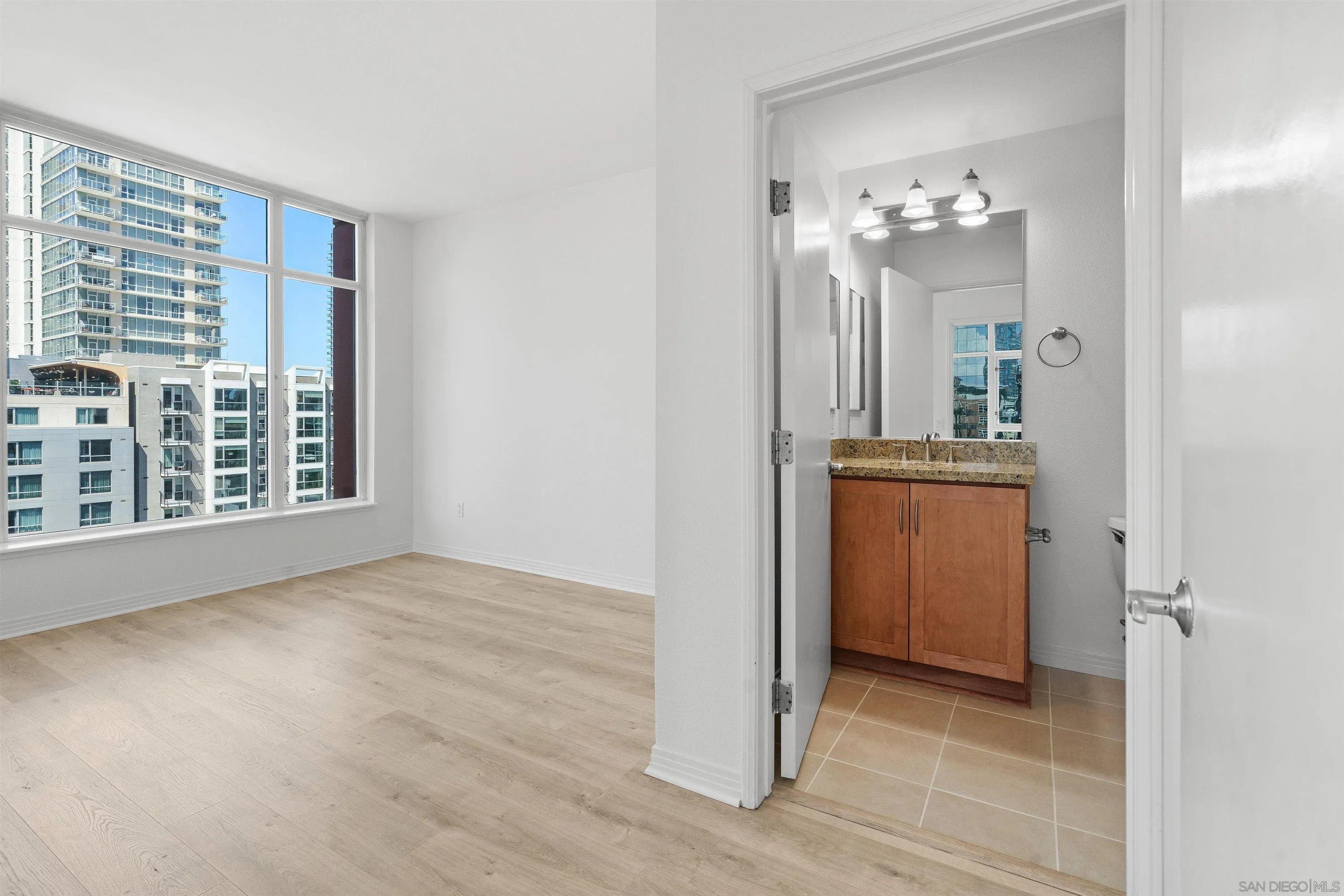 https://cdn.realtyfeed.com/cdn/127/260021189/56a319c35cb0c6f4806f2e73aadf96da.webp