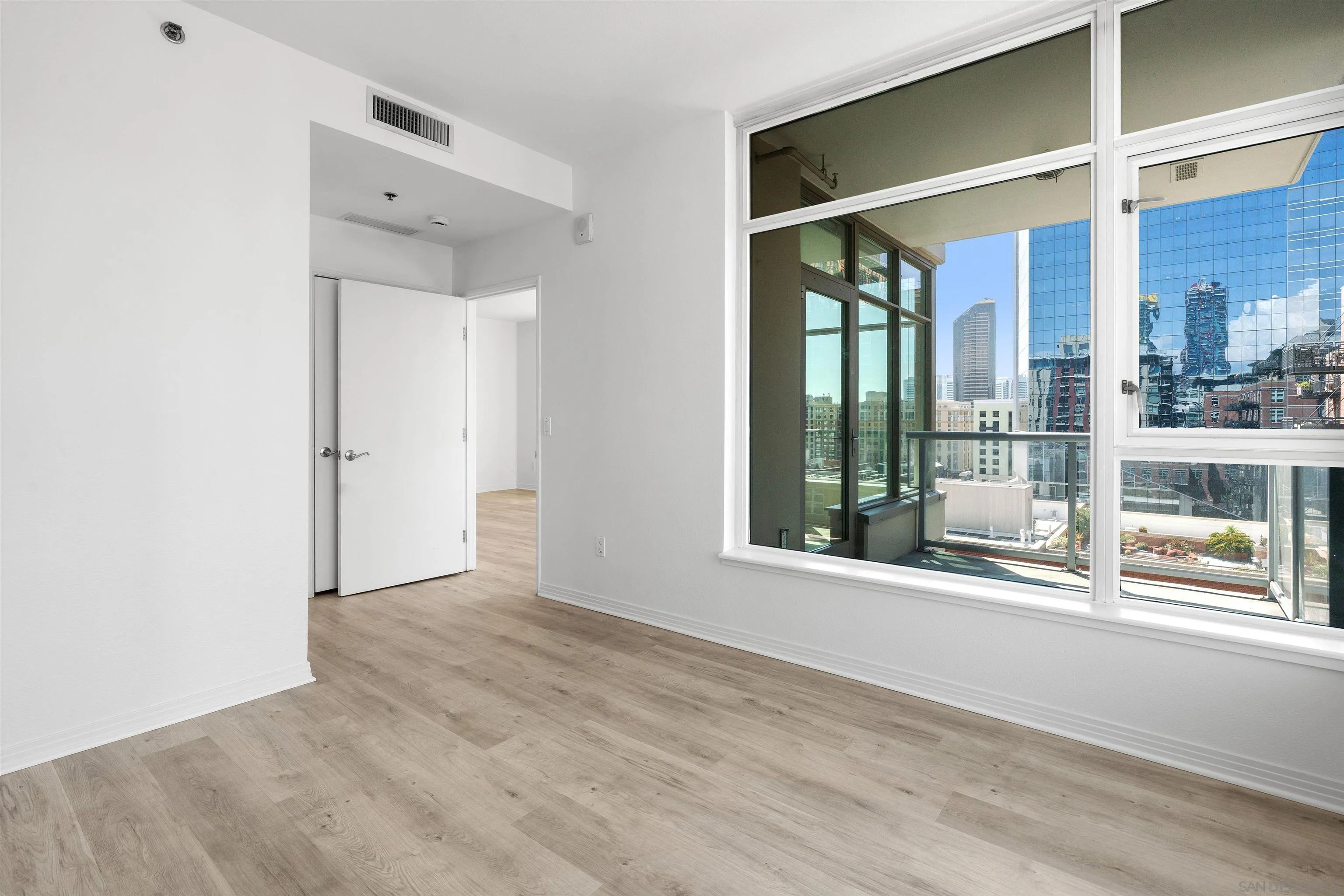 https://cdn.realtyfeed.com/cdn/127/260021189/71b27b028658dde339bcdcef4a752250.webp