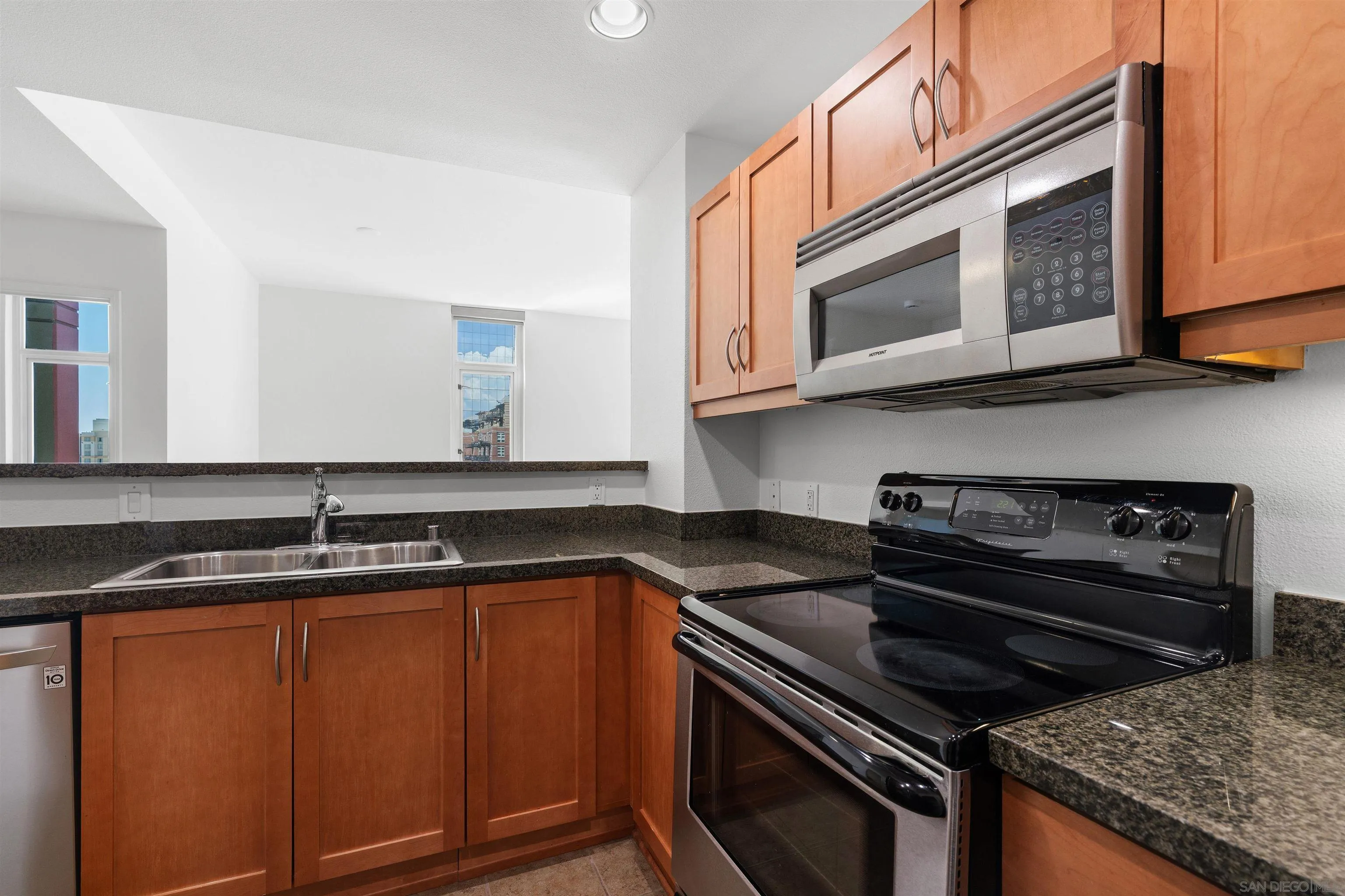 https://cdn.realtyfeed.com/cdn/127/260021189/7ac02577e63adeb8725aef42ec5acfeb.webp