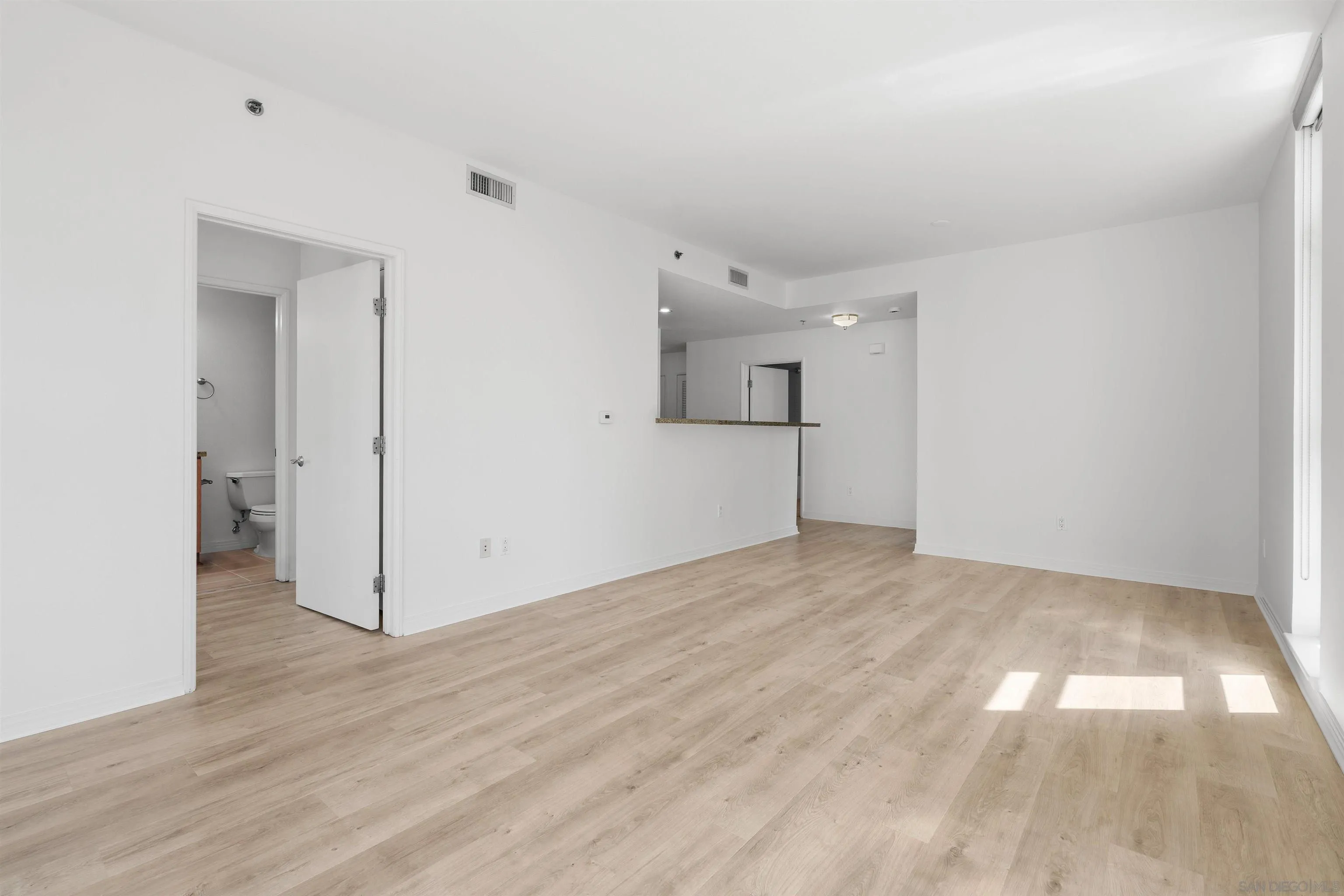 https://cdn.realtyfeed.com/cdn/127/260021189/91453a391238859b787cb853fe64b13c.webp