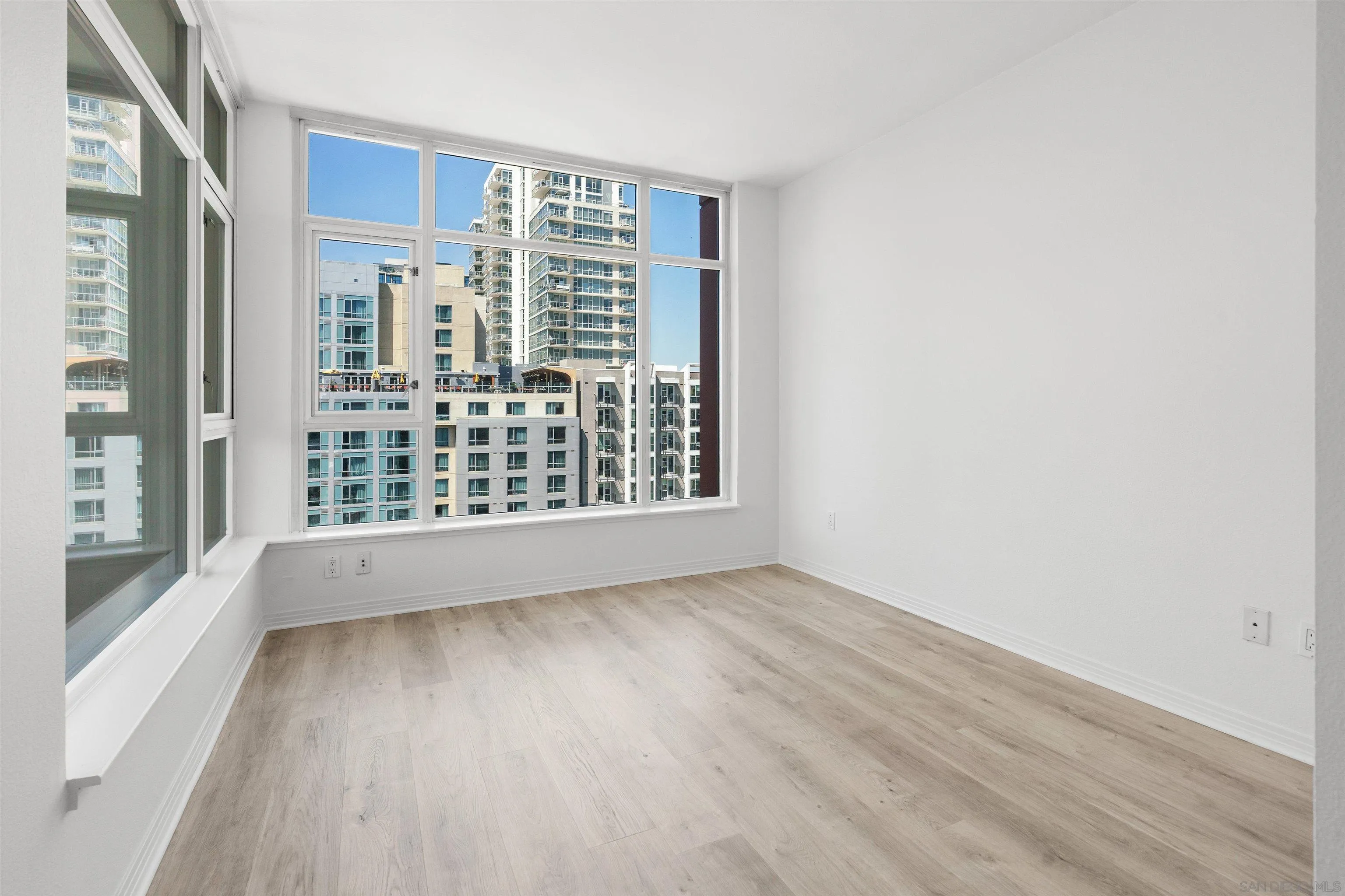 https://cdn.realtyfeed.com/cdn/127/260021189/9deafaa332e4bb241d67d2c892b49dfc.webp