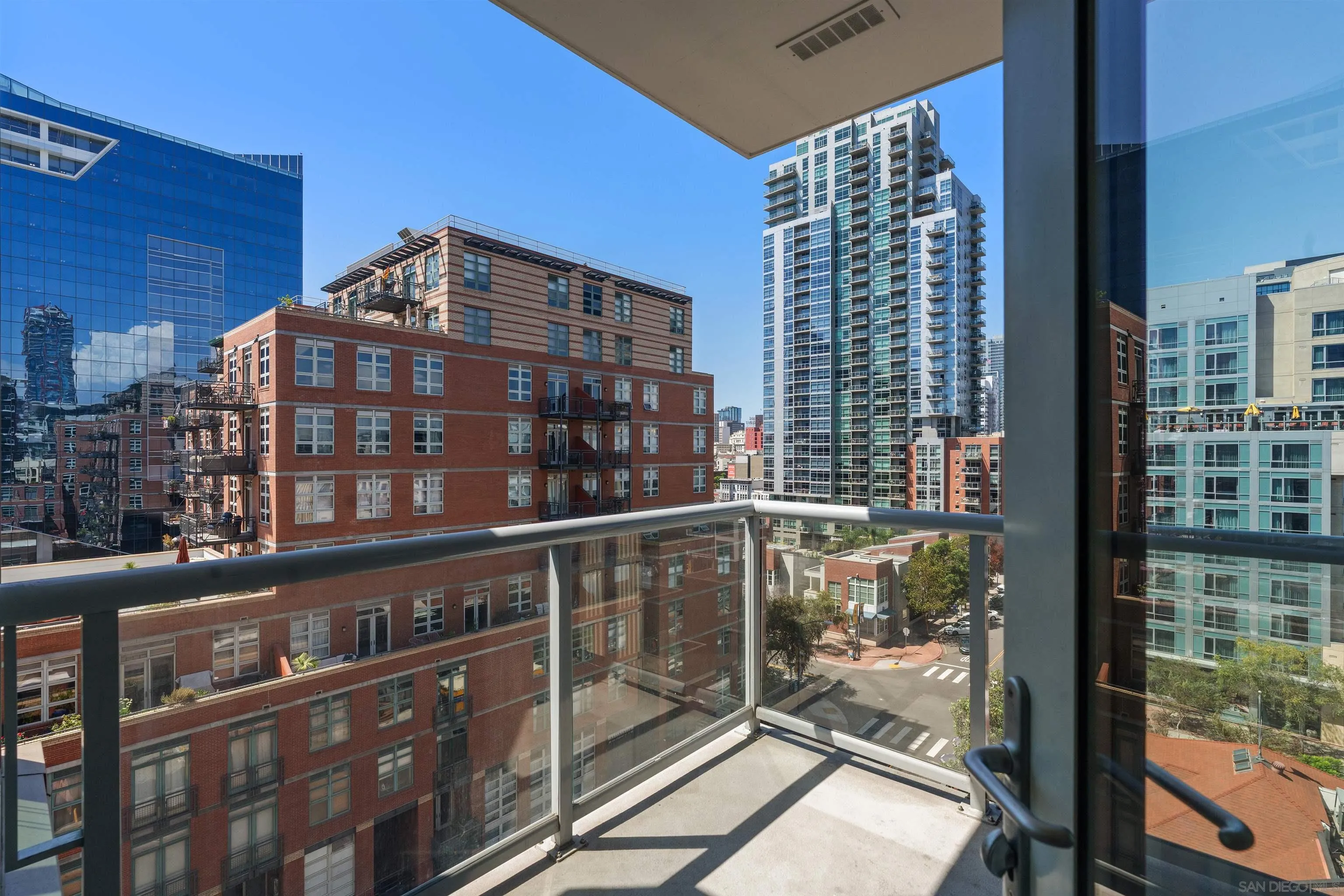 https://cdn.realtyfeed.com/cdn/127/260021189/9f785c6ad048dbd1943f61ba28ac21de.webp