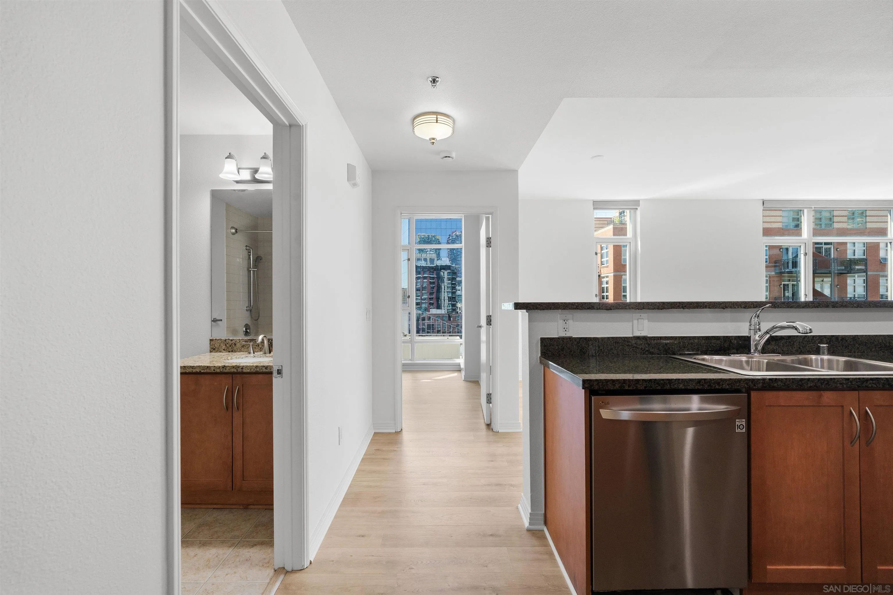 https://cdn.realtyfeed.com/cdn/127/260021189/ac0cd5e9b0e222deae5e4687f5ddbf3e.webp