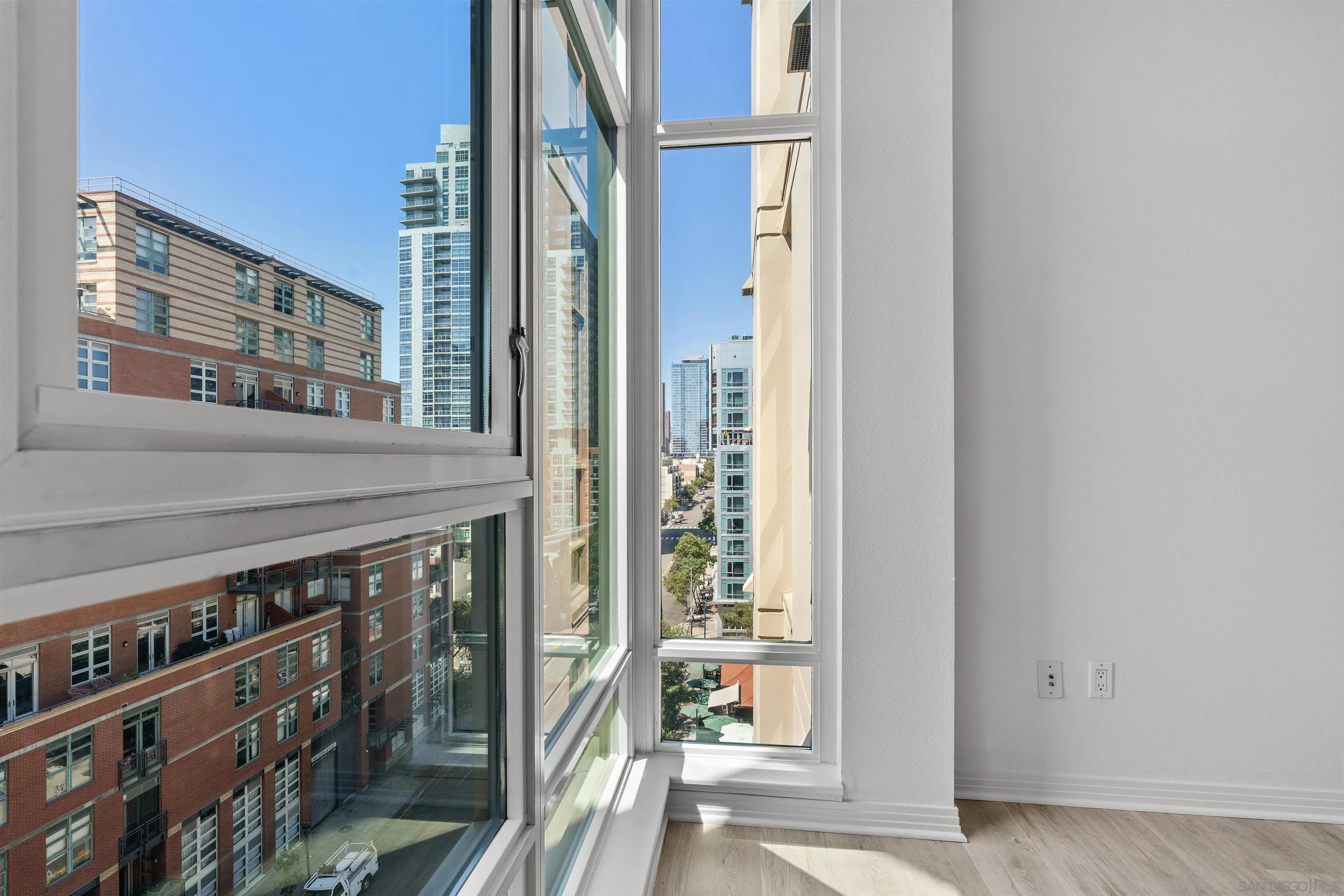 https://cdn.realtyfeed.com/cdn/127/260021189/e0a7f025e794d730f9ee9978be6d8f9a.webp