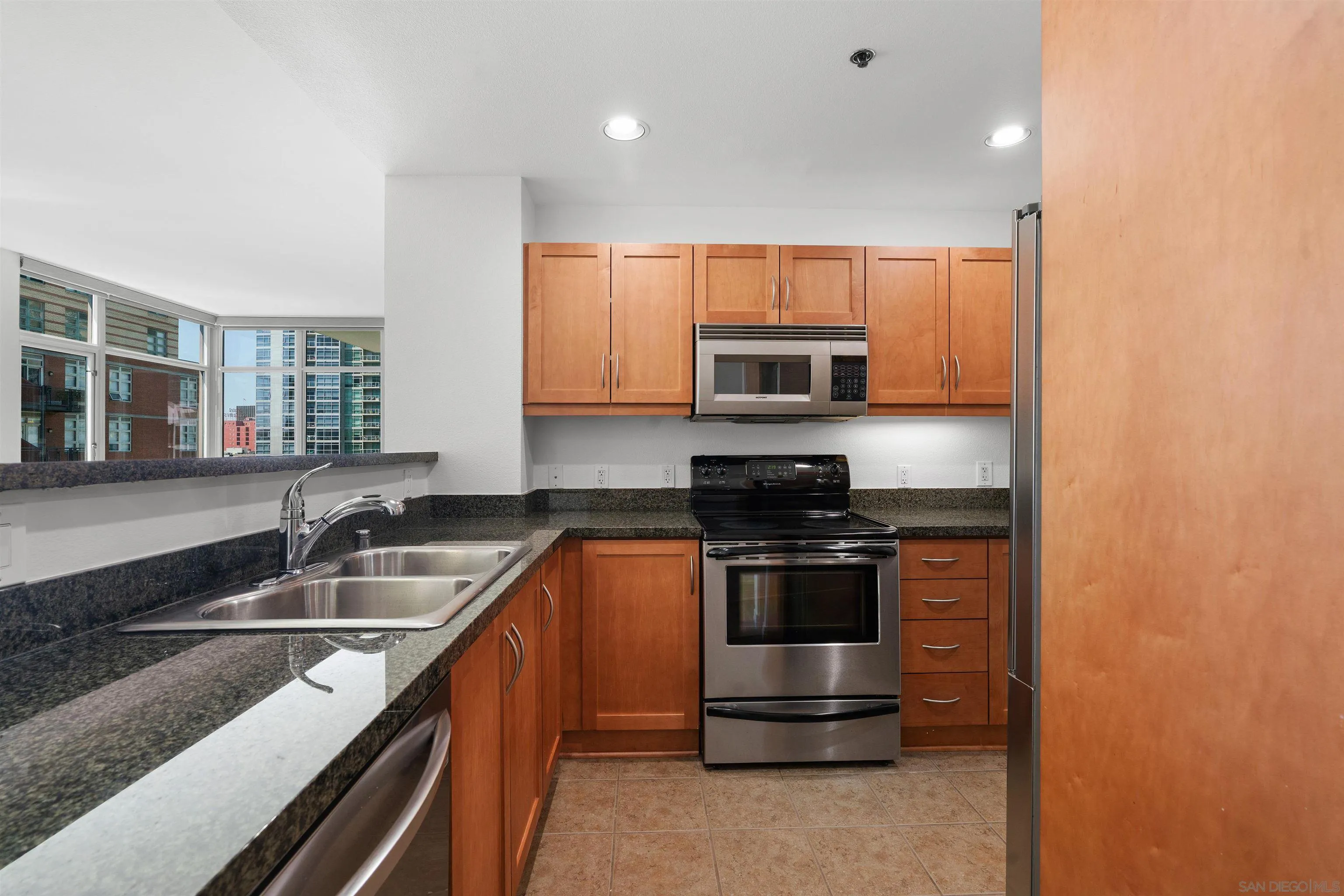 https://cdn.realtyfeed.com/cdn/127/260021189/f6a8ad95a5f330b907a584cb84fa093e.webp
