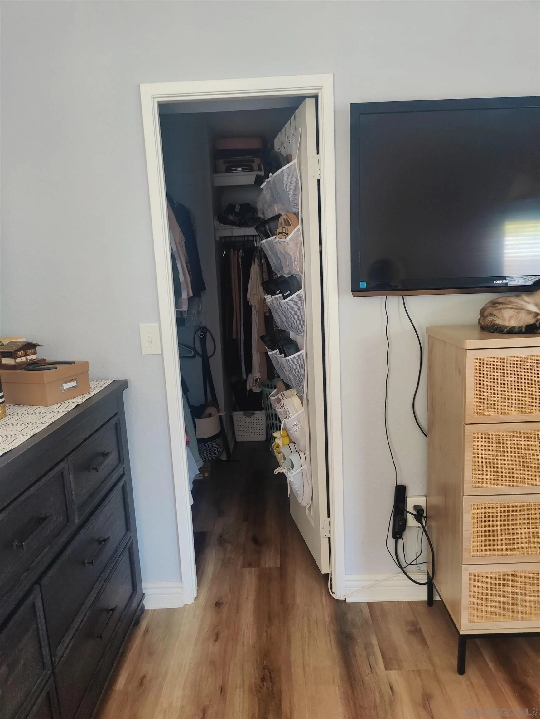 https://cdn.realtyfeed.com/cdn/127/260021192/9c5cf1d9479f51054c16ce48ab47d807.webp