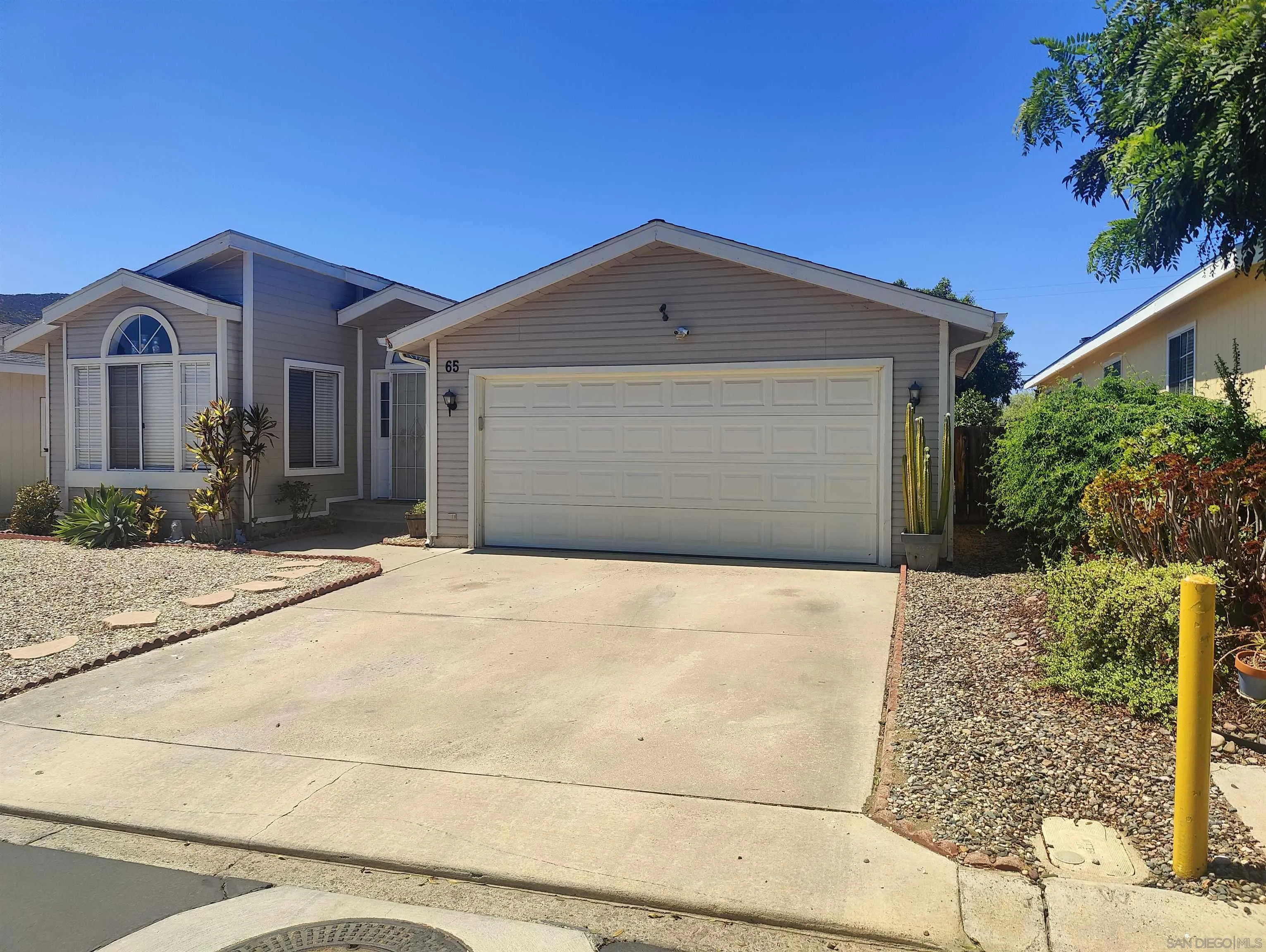 https://cdn.realtyfeed.com/cdn/127/260021192/9d2b959c990553c379b4e2cc44ce4733.webp