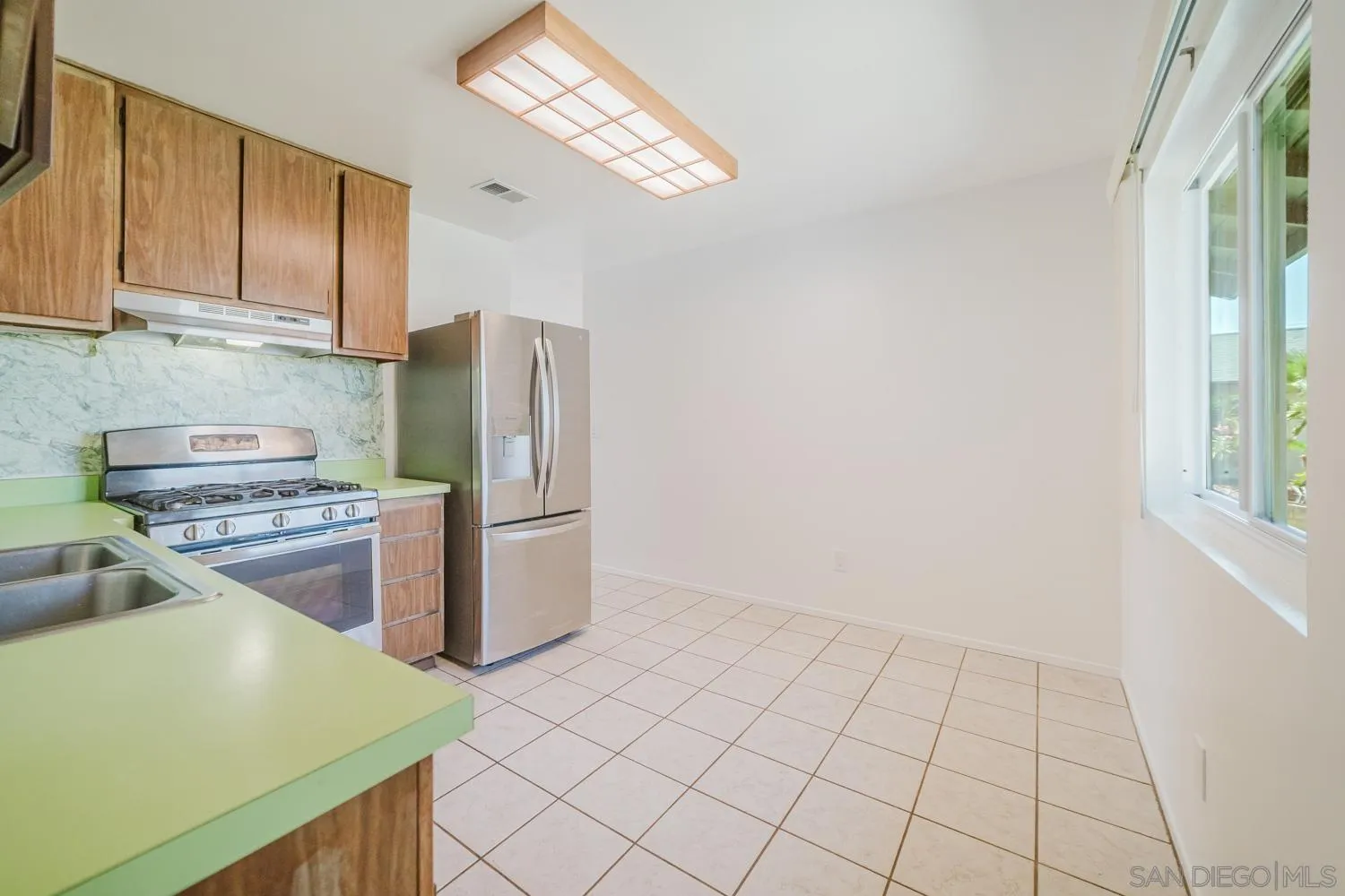 https://cdn.realtyfeed.com/cdn/127/260021193/da1ec4573a6ccbda1234b561dedb86bd.webp