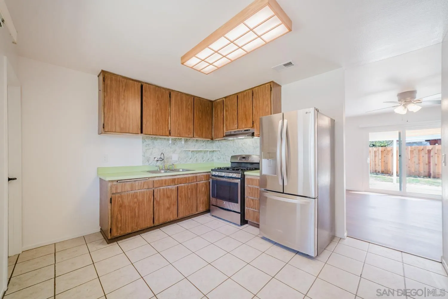 https://cdn.realtyfeed.com/cdn/127/260021193/f4a55994d19c5a7df5aaf59a6752e9f2.webp