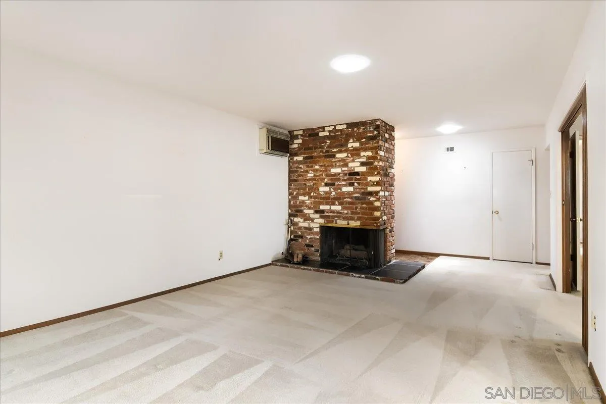 https://cdn.realtyfeed.com/cdn/127/260021196/36d64b6c98891f0114ba877e38db24d2.webp
