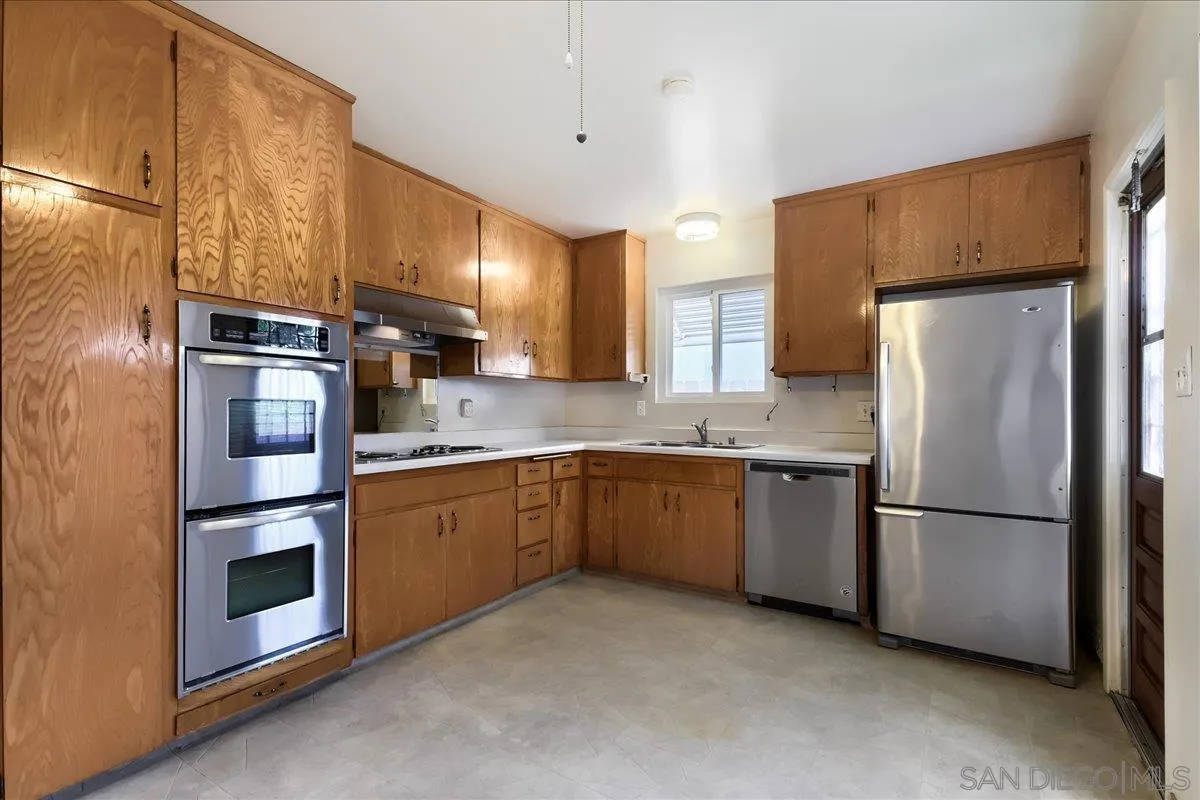 https://cdn.realtyfeed.com/cdn/127/260021196/4e8d41b3bf245c7c5ec6742d1c56ed89.webp