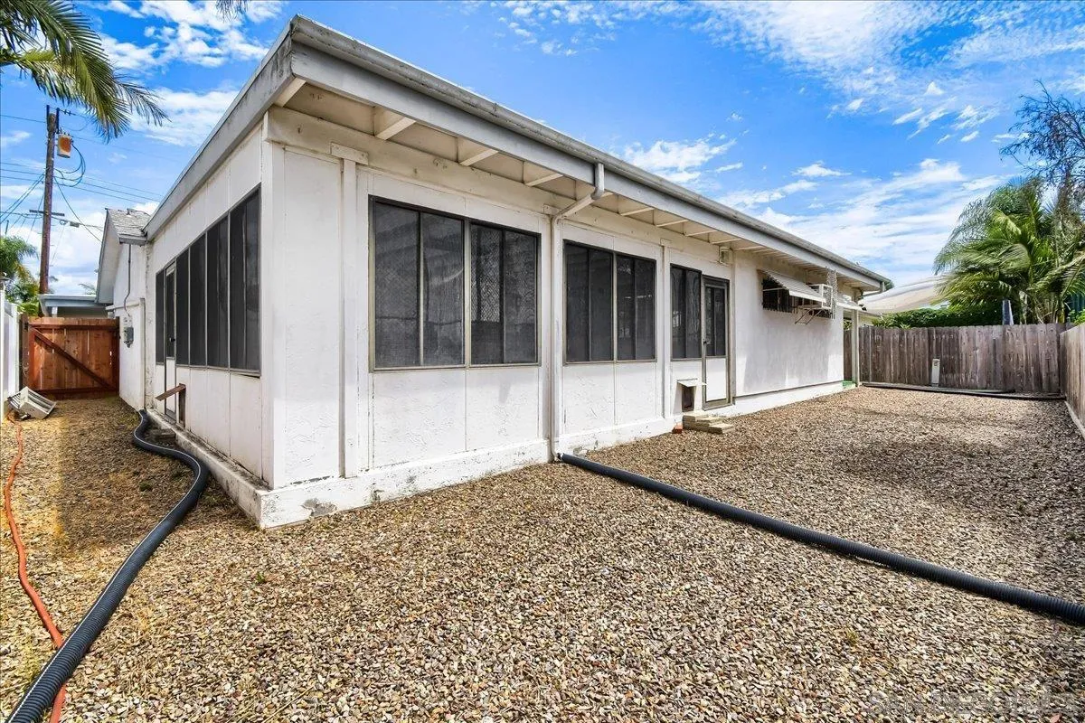 https://cdn.realtyfeed.com/cdn/127/260021196/92b214ce9a132ba99912d264c17cfd35.webp