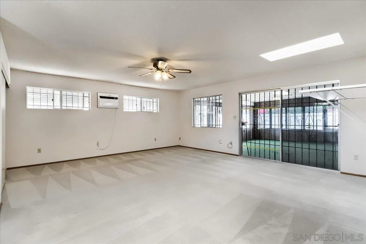 https://cdn.realtyfeed.com/cdn/127/260021196/d5401640b695ec6a6b84fe107facc589.webp