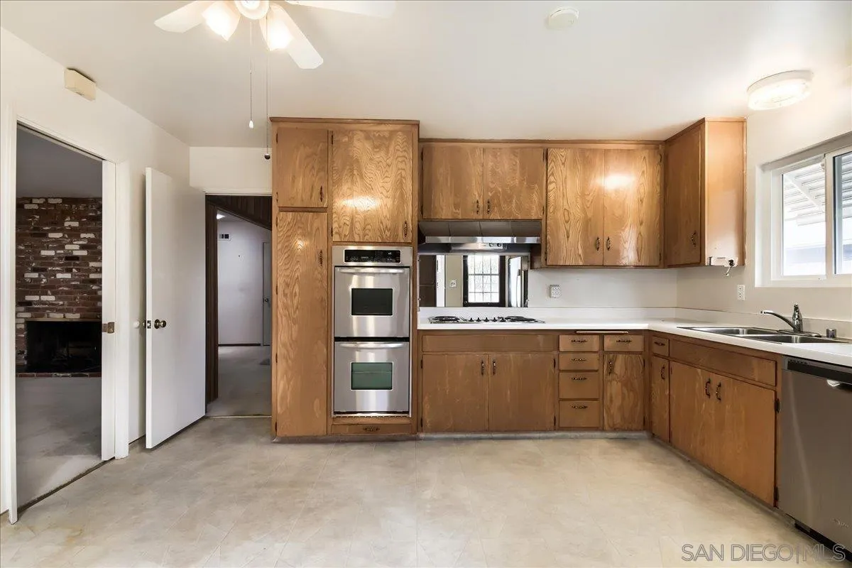 https://cdn.realtyfeed.com/cdn/127/260021196/d751c010306575c79c724edf3cea99fa.webp
