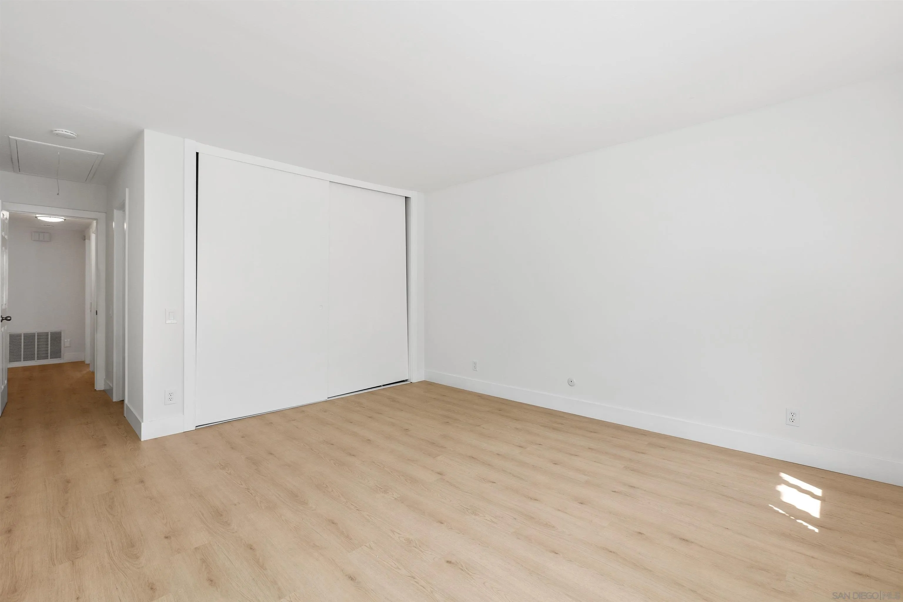 https://cdn.realtyfeed.com/cdn/127/260021197/031b5ecf94668dc9adce65d6d399cb12.webp