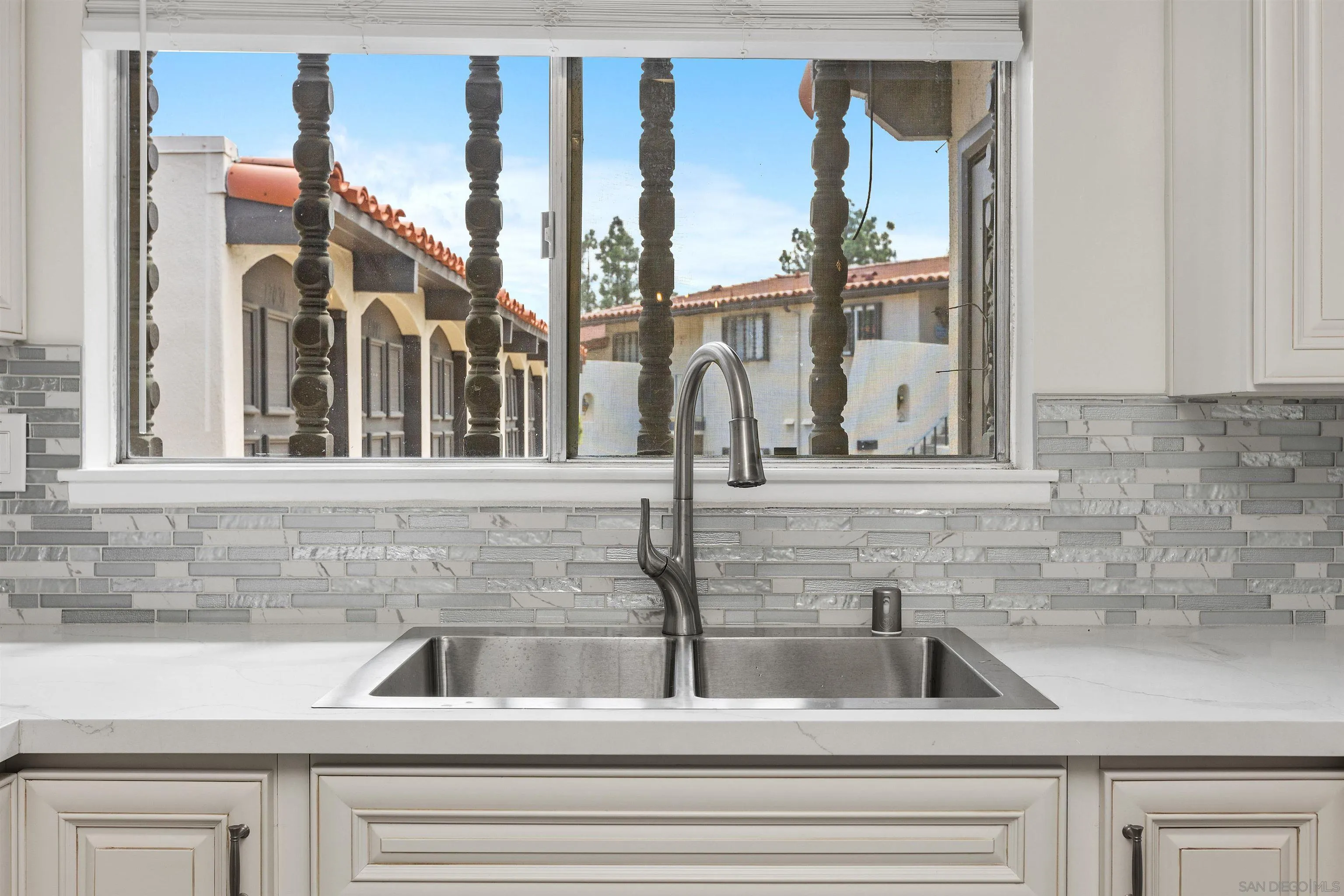 https://cdn.realtyfeed.com/cdn/127/260021197/4b5368a3cf1db433dab6a0fce2763d18.webp