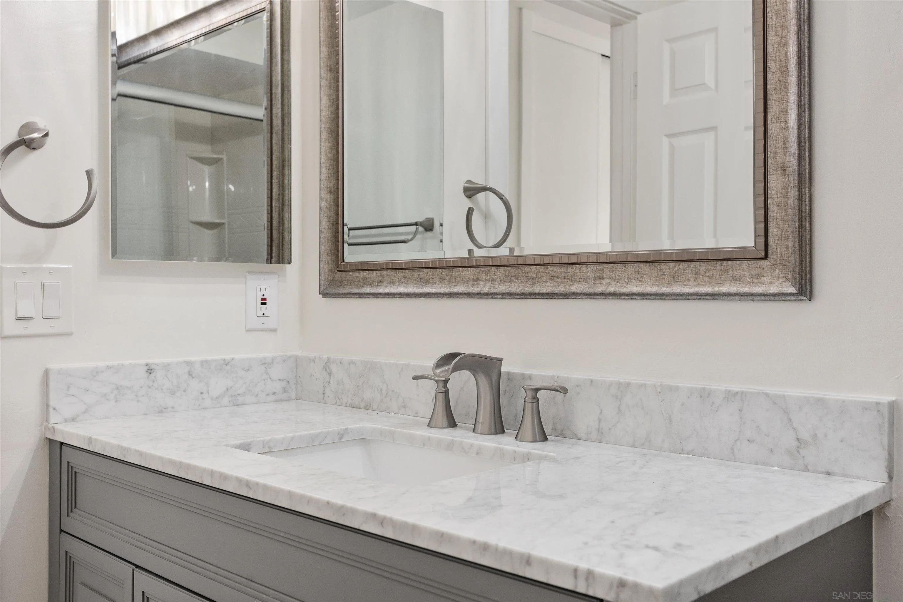 https://cdn.realtyfeed.com/cdn/127/260021197/6ae1b3b0c4ec74aeccf2472ff5b2674e.webp