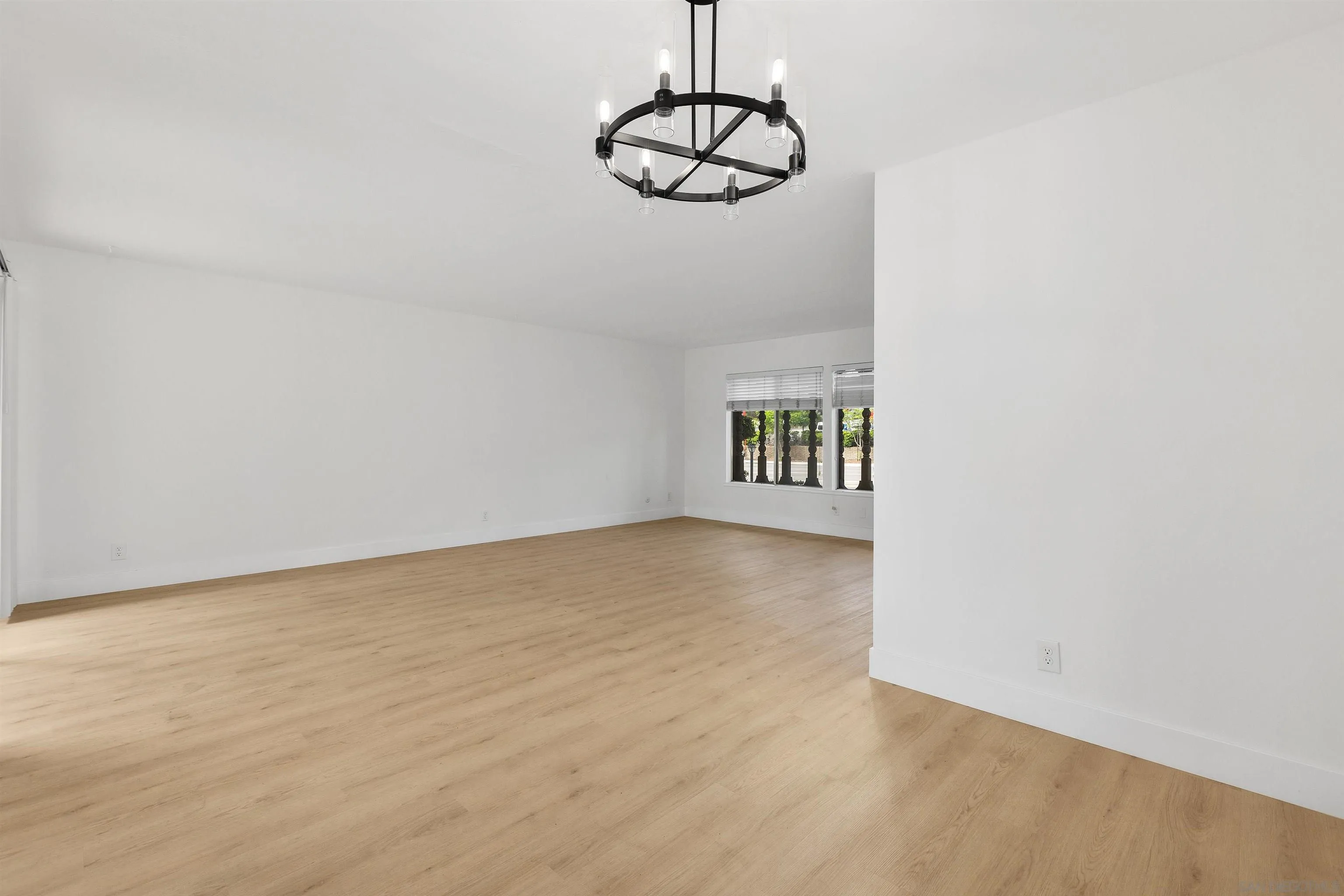 https://cdn.realtyfeed.com/cdn/127/260021197/929a0e5dd91a40c8a462673b1633cee4.webp