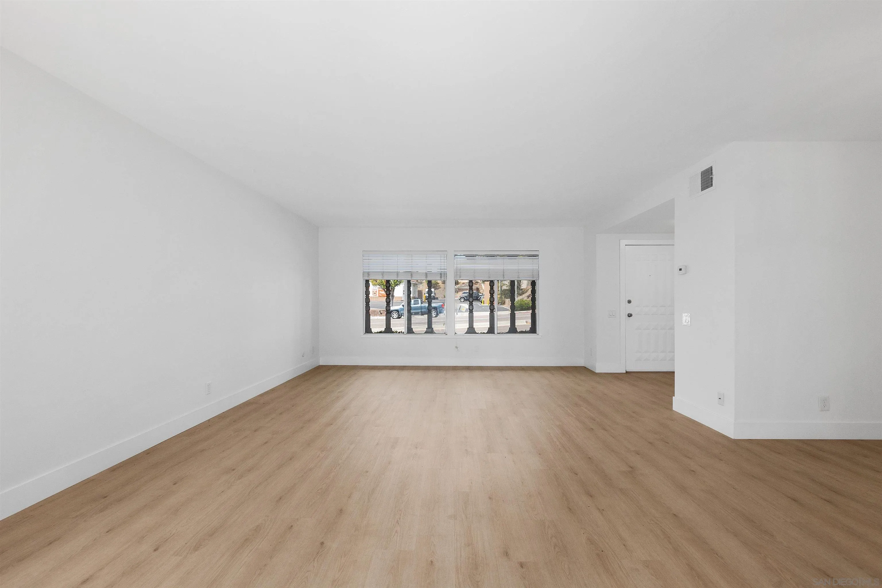 https://cdn.realtyfeed.com/cdn/127/260021197/a282355c6eaf0fa17c7a5168580cddfd.webp