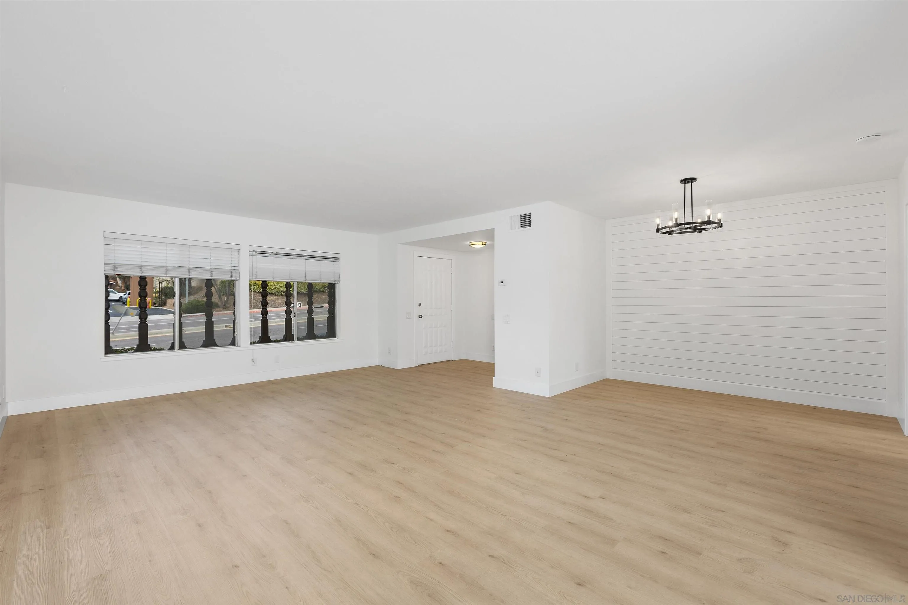 https://cdn.realtyfeed.com/cdn/127/260021197/b26c02773caff0bc4c2ce836d22b1407.webp