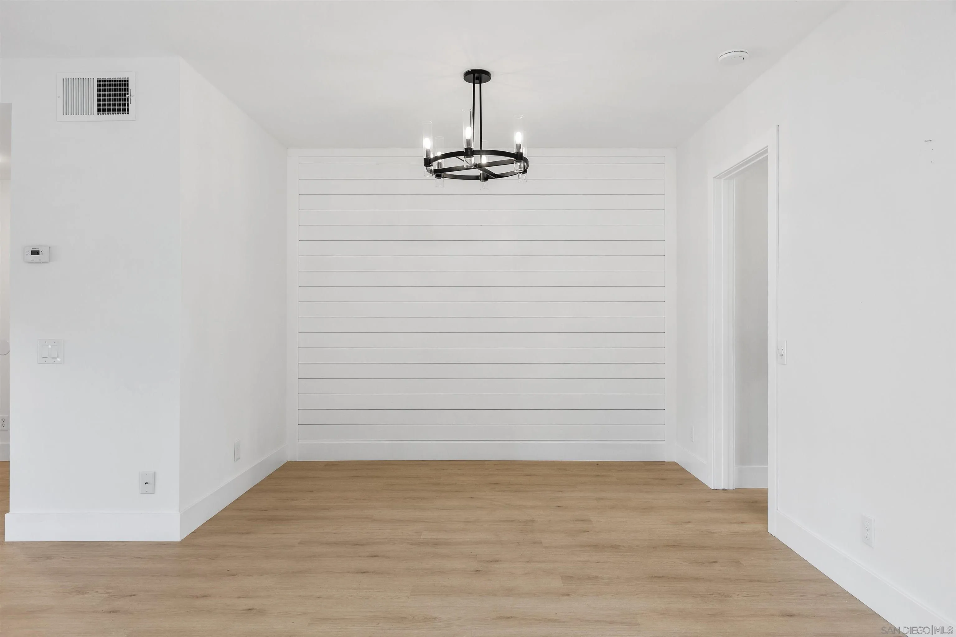 https://cdn.realtyfeed.com/cdn/127/260021197/b6819e2dfd2784e59ff4df8a475d6456.webp