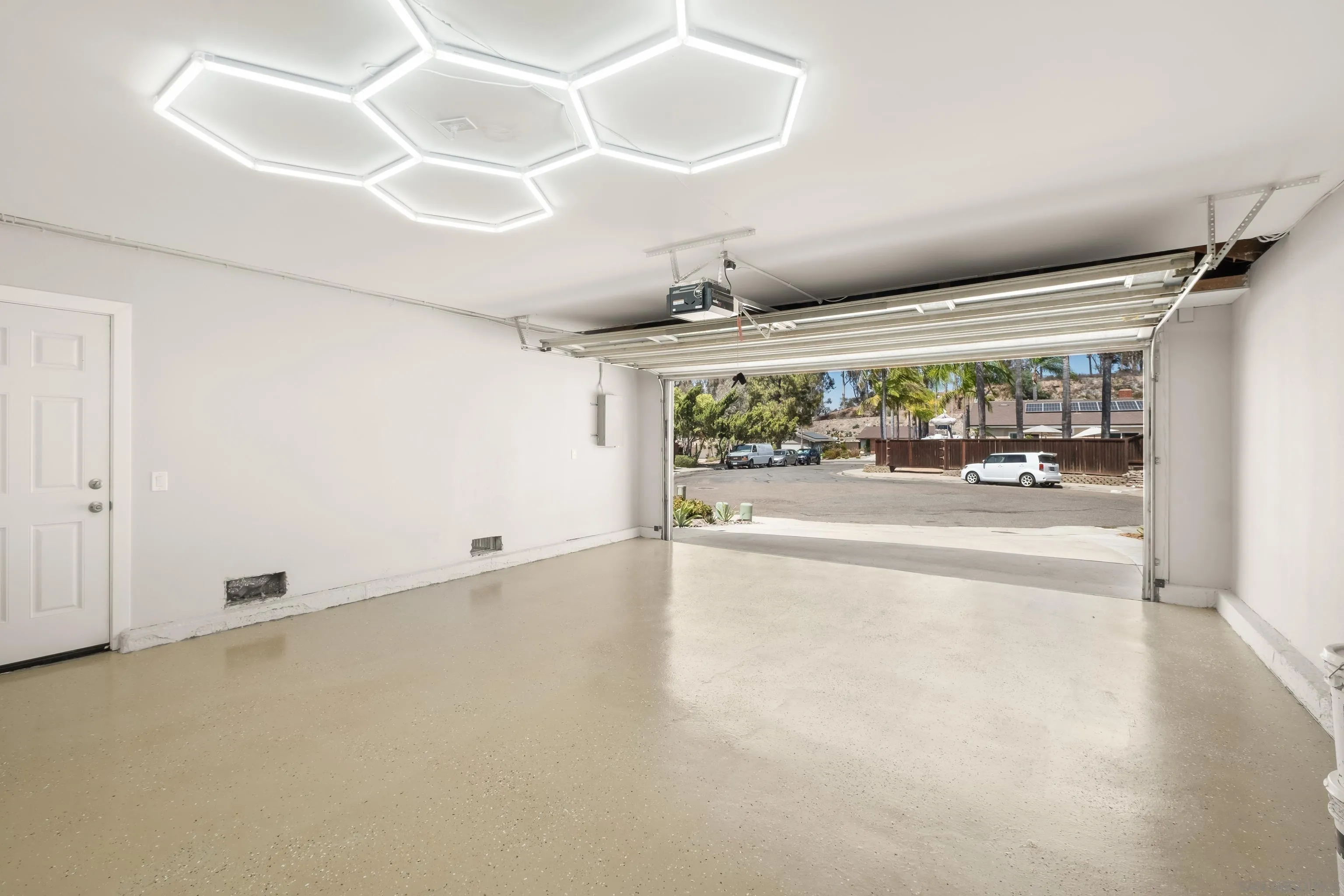 https://cdn.realtyfeed.com/cdn/127/260021199/1e80b56cd9eca0df830fc81cddd3322d.webp
