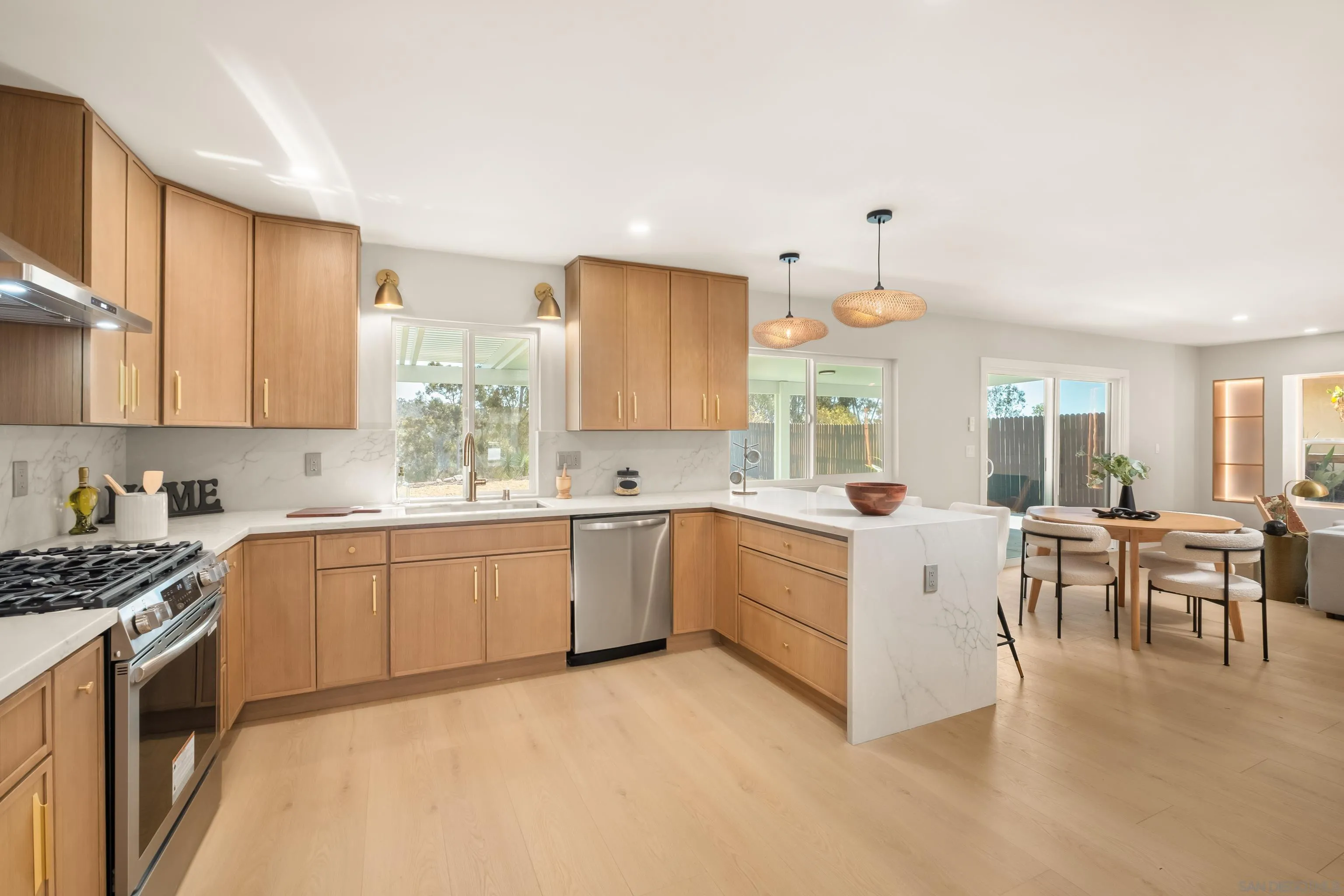 https://cdn.realtyfeed.com/cdn/127/260021199/2041305b4a93b7dcb08943b6197d54d1.webp
