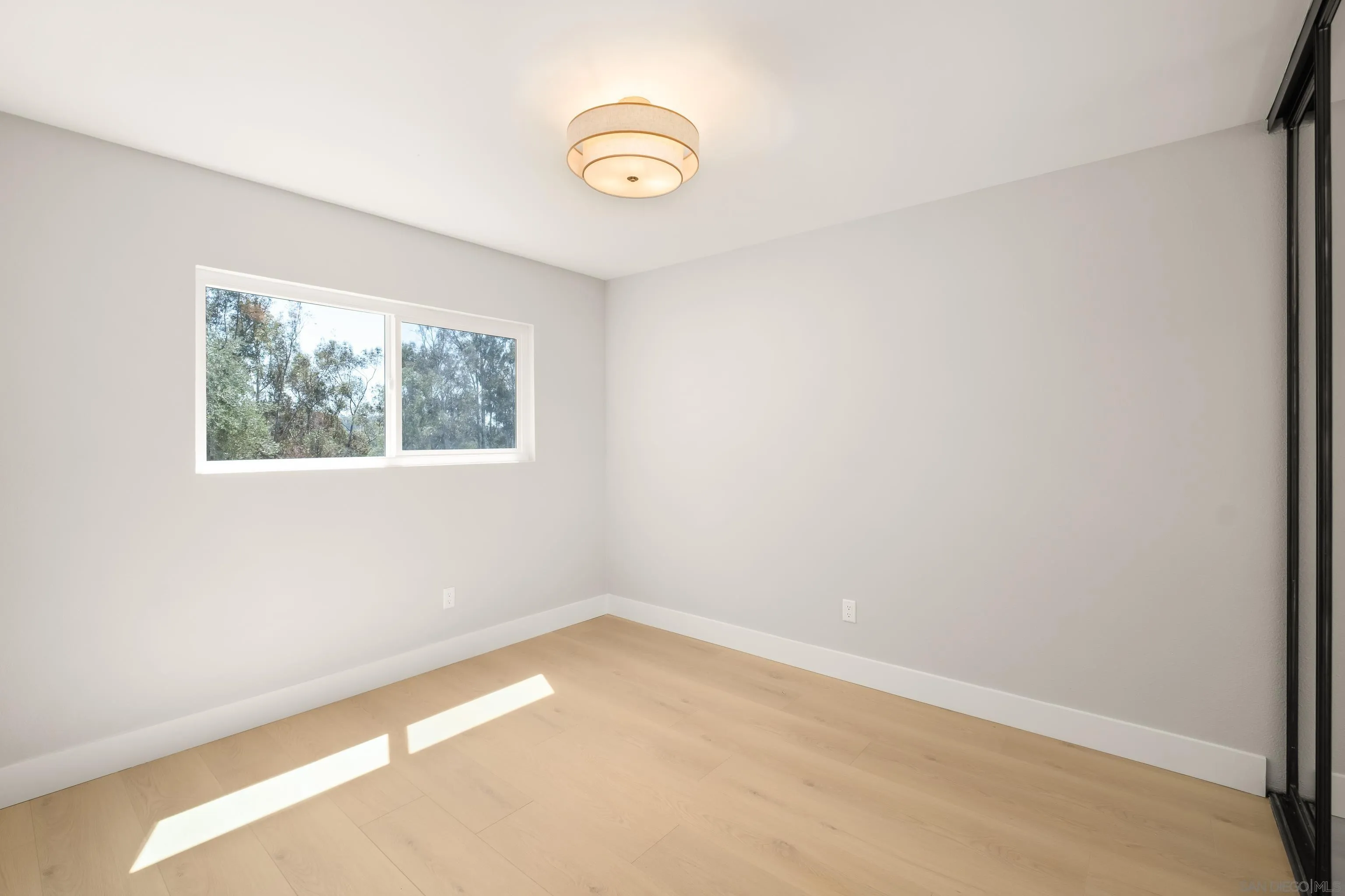 https://cdn.realtyfeed.com/cdn/127/260021199/2f59acfaa7a1e569a07af2115d17e99f.webp