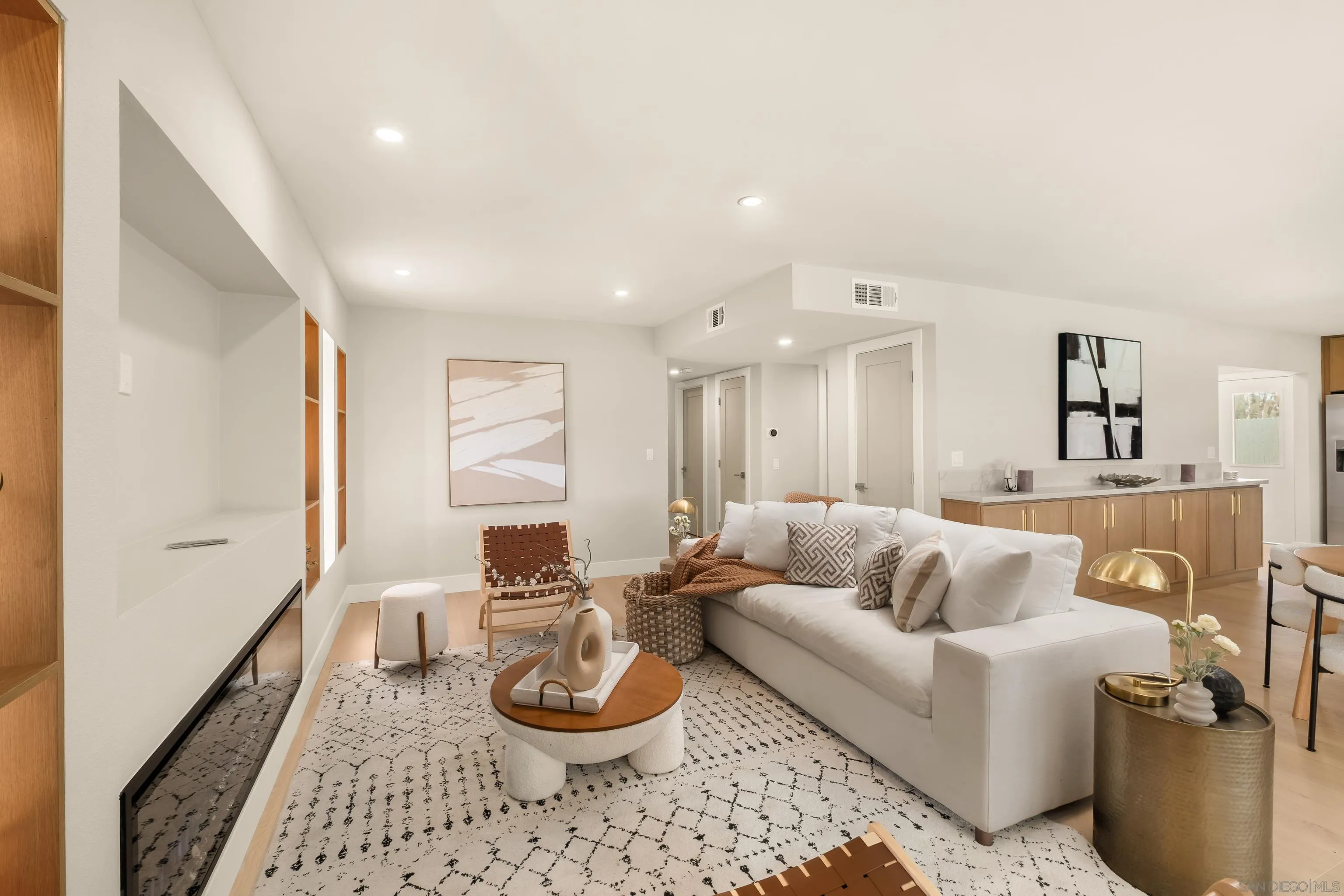 https://cdn.realtyfeed.com/cdn/127/260021199/5ac7666f38f98c0b992271598aed68a3.webp