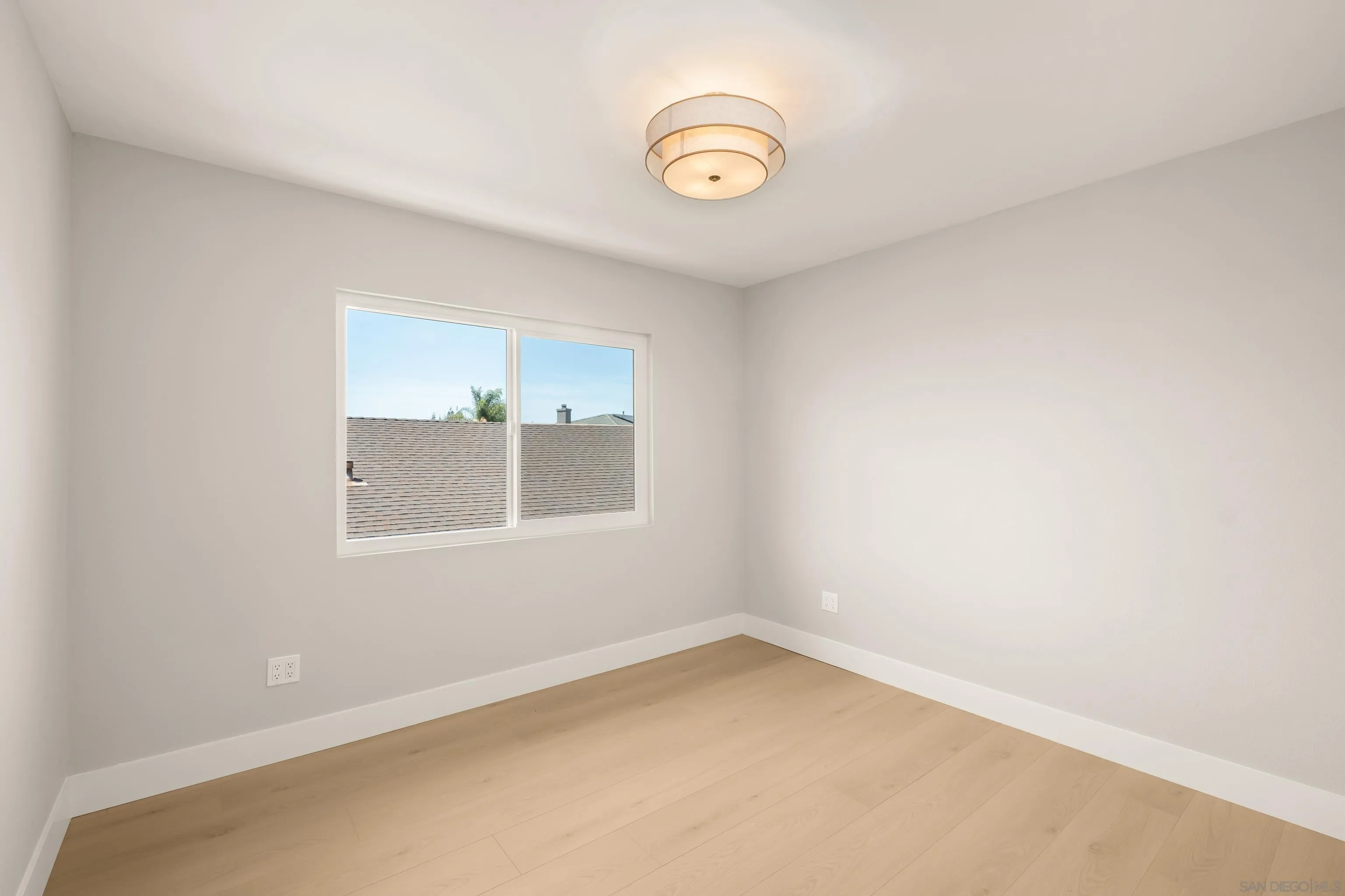 https://cdn.realtyfeed.com/cdn/127/260021199/5e999faadfb3c7011eef876573ea608a.webp