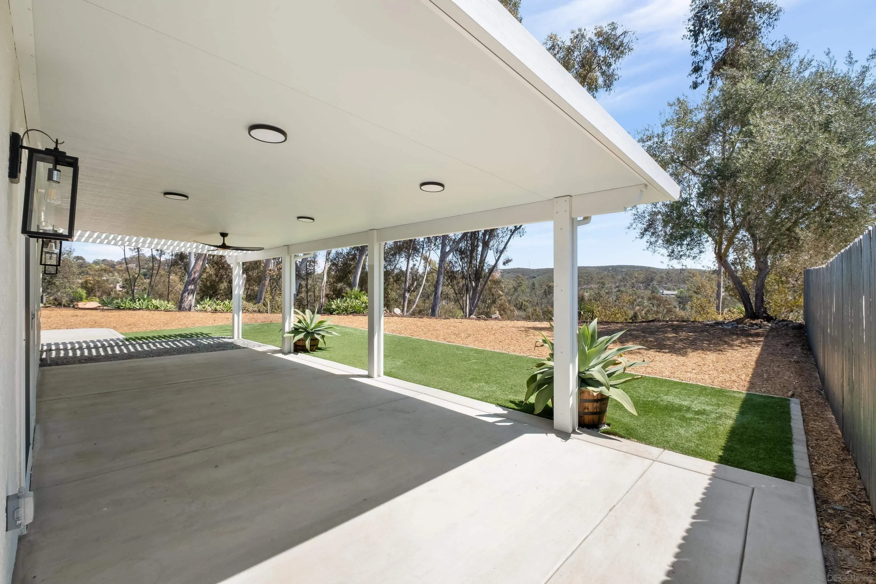 https://cdn.realtyfeed.com/cdn/127/260021199/66f533cd0205c7de1fa56f56fb4fd037.webp