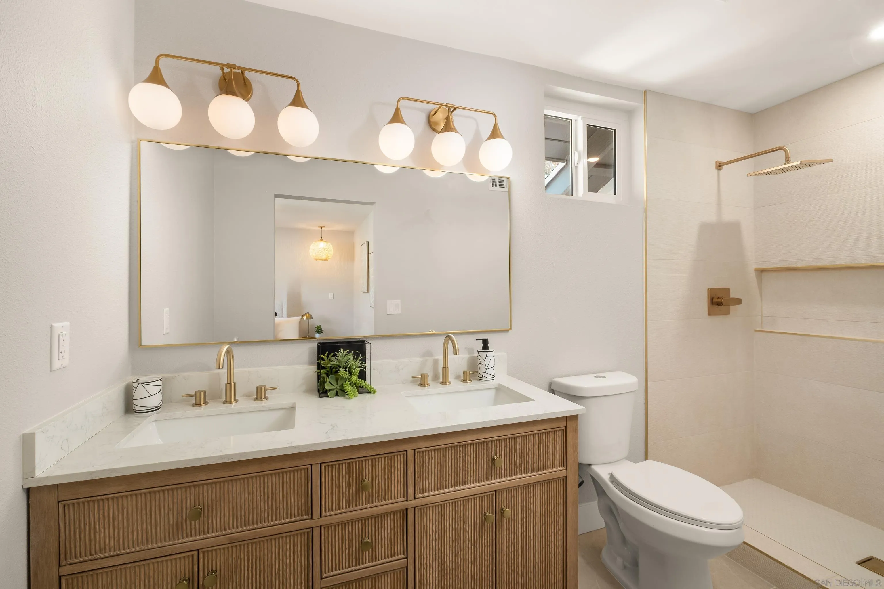 https://cdn.realtyfeed.com/cdn/127/260021199/98a97dd784b37b98eaac7bf0c0ea8607.webp