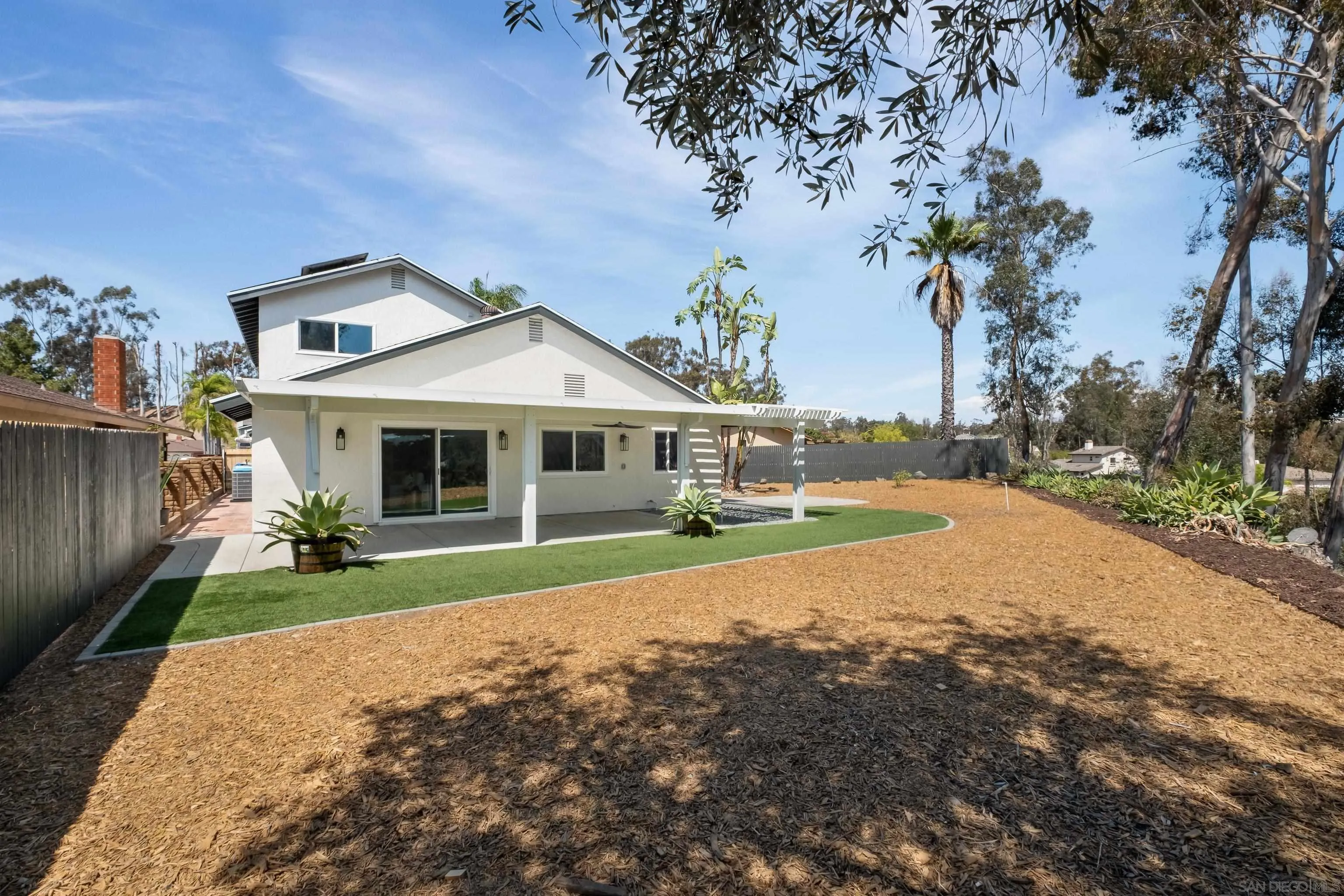 https://cdn.realtyfeed.com/cdn/127/260021199/9aabe7b65f1ca92eca92b8576fc49bef.webp