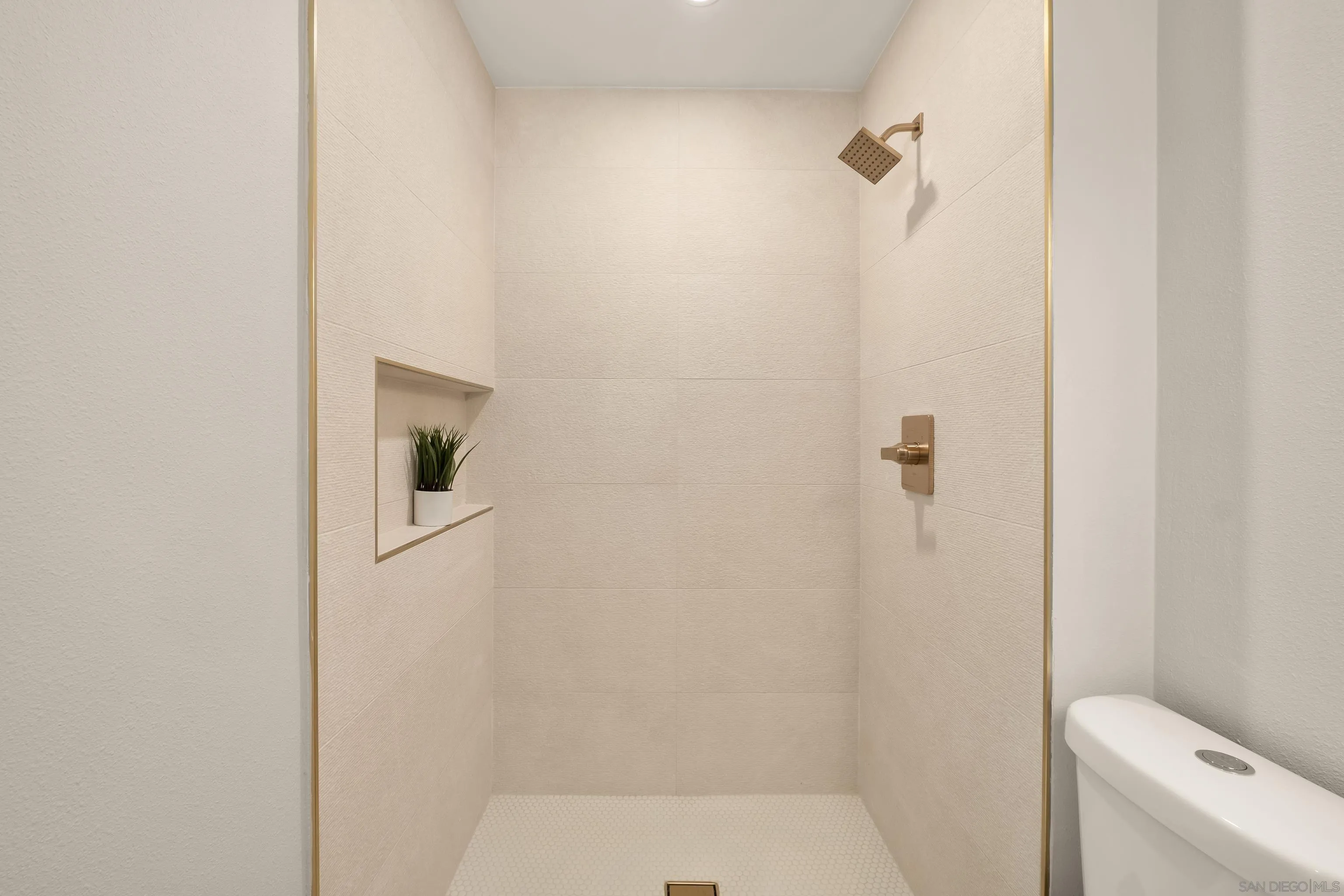 https://cdn.realtyfeed.com/cdn/127/260021199/b4941d79b50471c117e451e5d9a7c2b5.webp